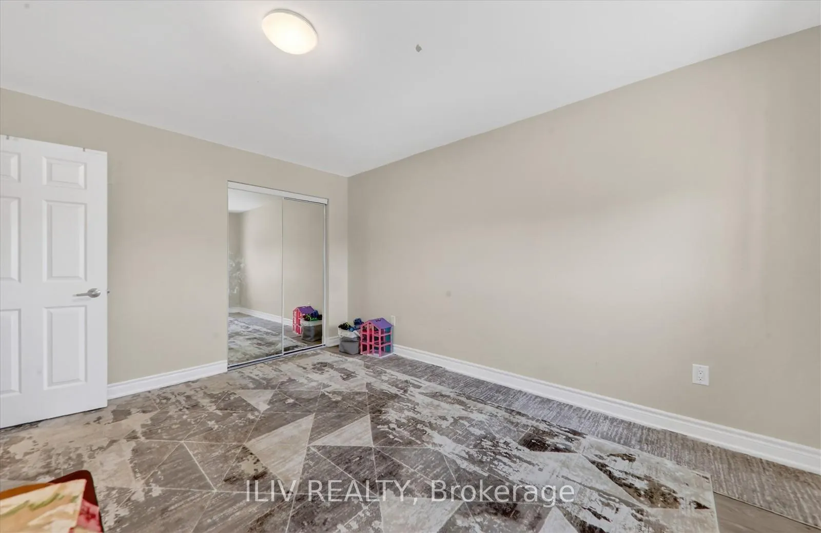 Photo 21 of Unit Main, 16 Angela Court, Markham, Middlefield — HOMEH