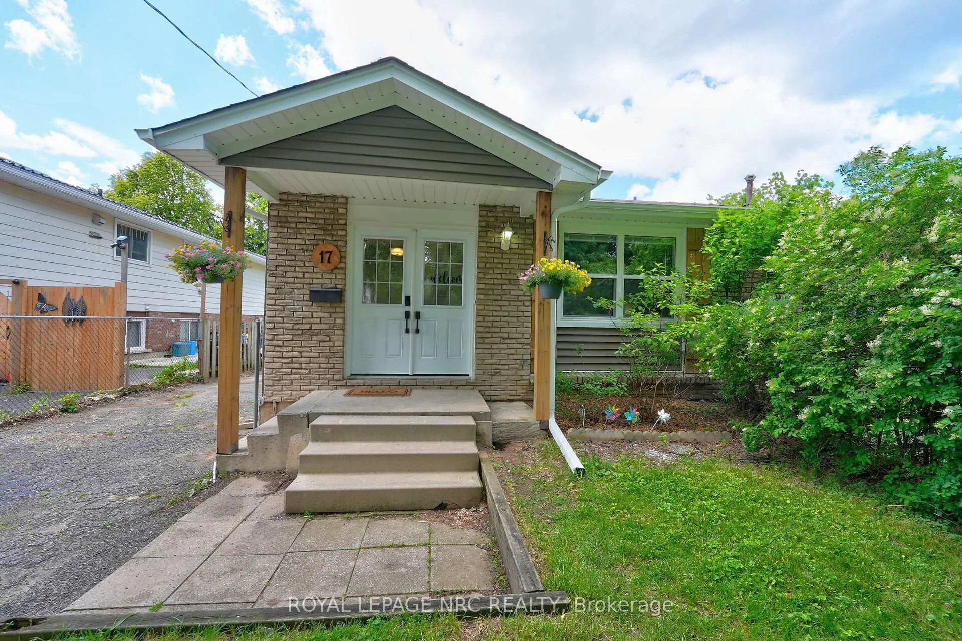Photo 1 of 17 Allan Drive, St. Catharines, Fairview — HOMEH