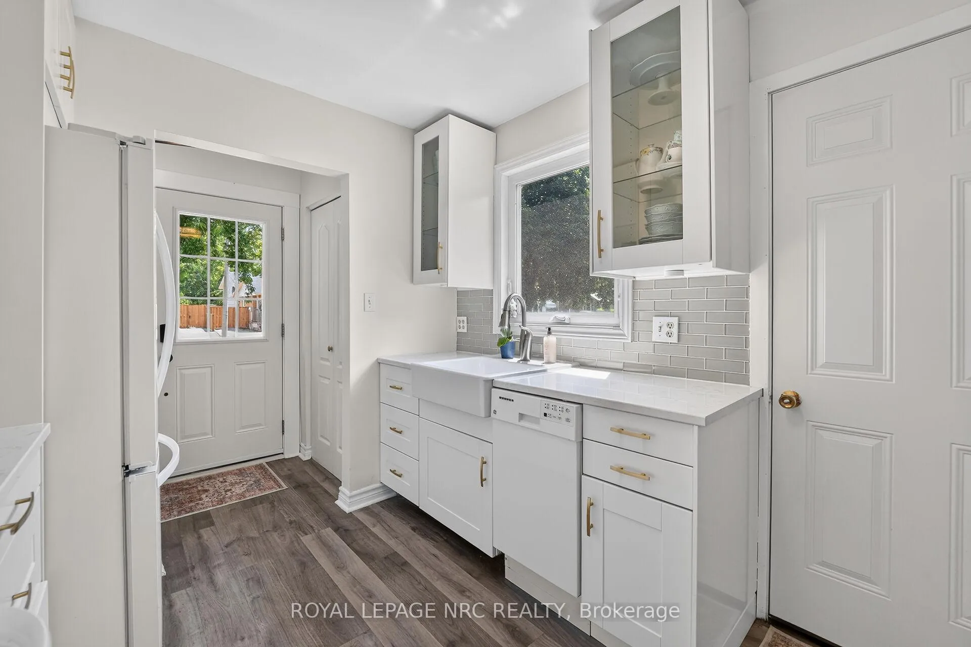 Photo 8 of 17 Allan Drive, St. Catharines, Fairview — HOMEH