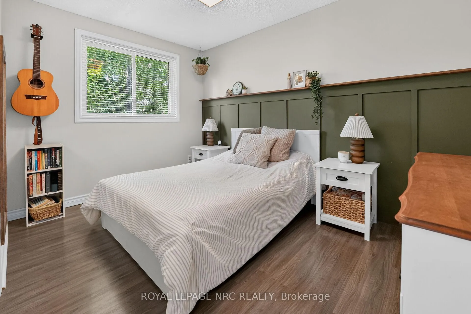 Photo 10 of 17 Allan Drive, St. Catharines, Fairview — HOMEH