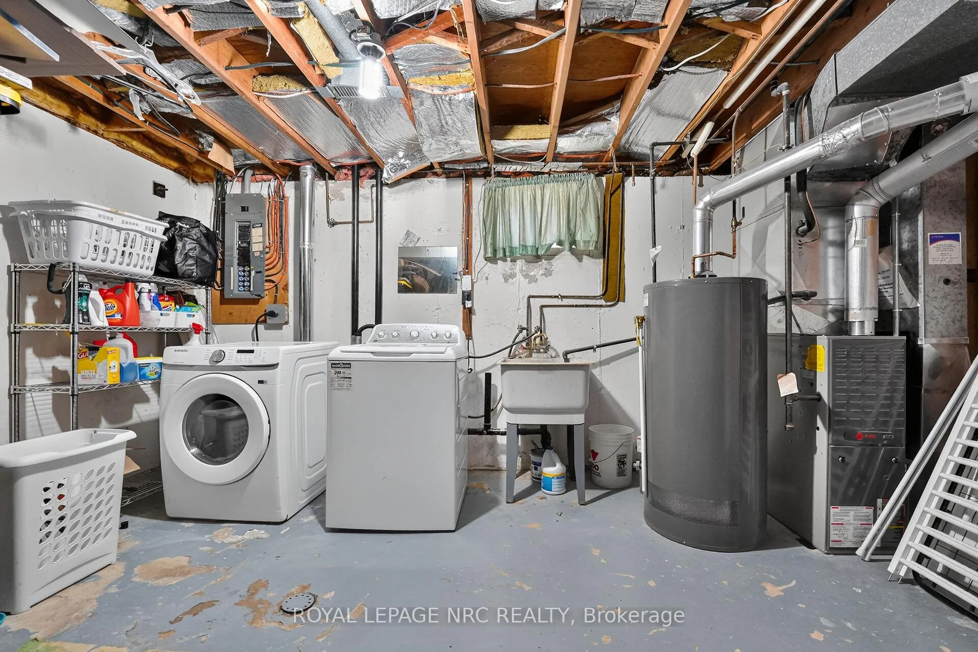 Photo 25 of 17 Allan Drive, St. Catharines, Fairview — HOMEH