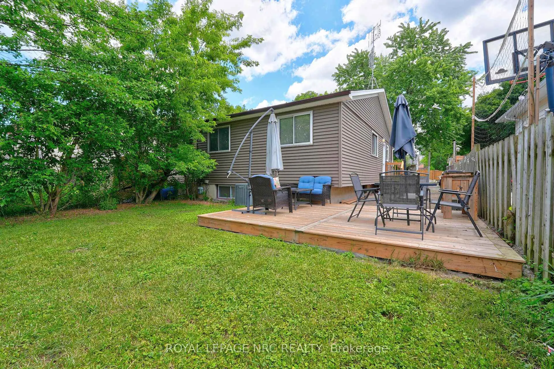 Photo 29 of 17 Allan Drive, St. Catharines, Fairview — HOMEH