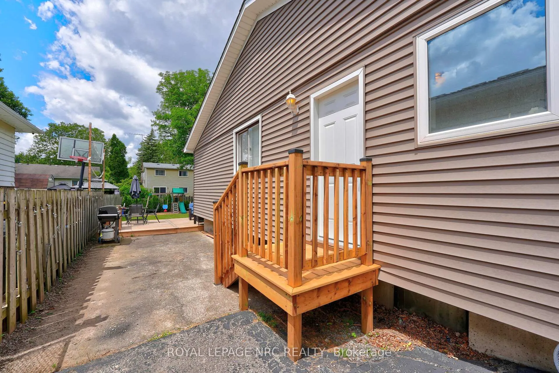 Photo 30 of 17 Allan Drive, St. Catharines, Fairview — HOMEH