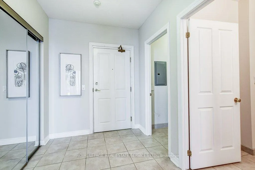 Photo 11 of Unit 903, 1998 Ironstone Drive, Burlington, Uptown — HOMEH