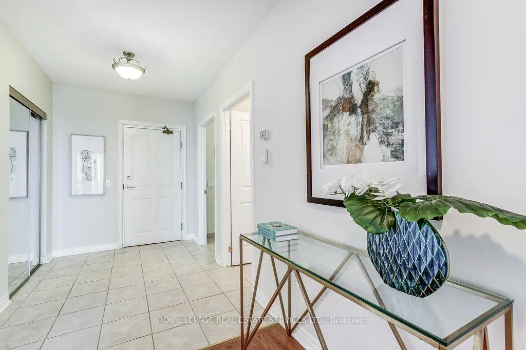 Photo 13 of Unit 903, 1998 Ironstone Drive, Burlington, Uptown — HOMEH