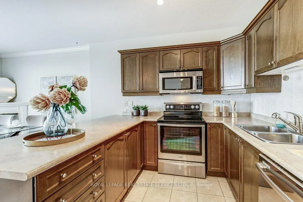 Photo 18 of Unit 903, 1998 Ironstone Drive, Burlington, Uptown — HOMEH