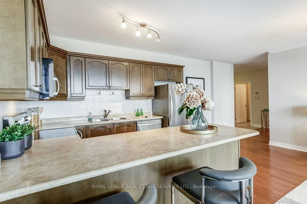 Photo 23 of Unit 903, 1998 Ironstone Drive, Burlington, Uptown — HOMEH