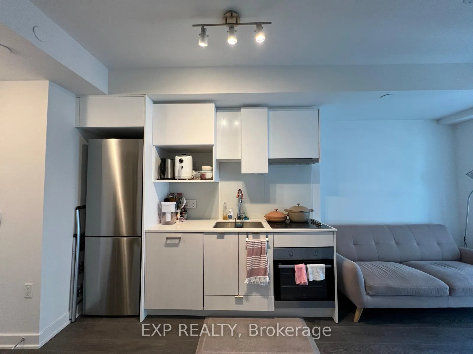 Photo 7 of Unit 2713, 195 Redpath Avenue, Toronto, Mount Pleasant West — HOMEH