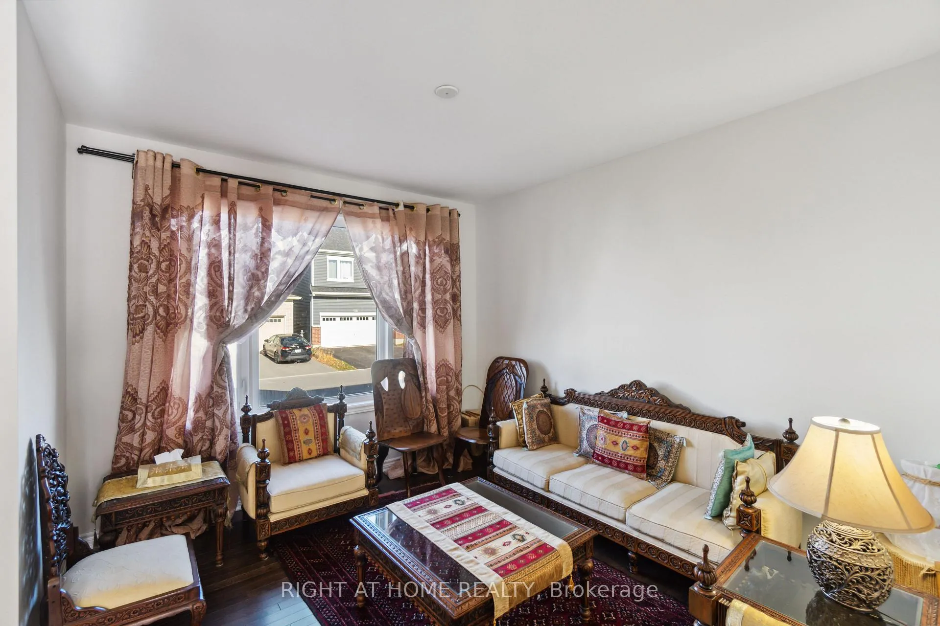 Photo 2 of 503 Ponthieu Circle, Ottawa, Chapel Hill South - Orleans Village — HOMEH