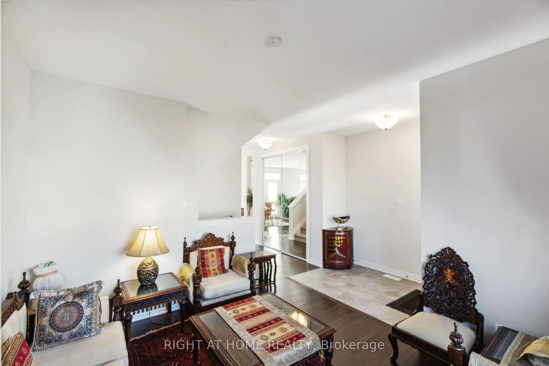 Photo 3 of 503 Ponthieu Circle, Ottawa, Chapel Hill South - Orleans Village — HOMEH