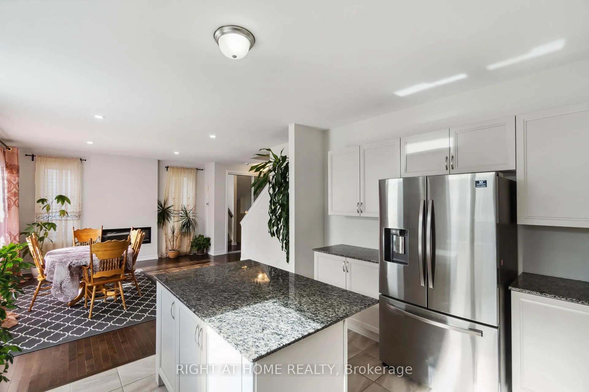 Photo 11 of 503 Ponthieu Circle, Ottawa, Chapel Hill South - Orleans Village — HOMEH