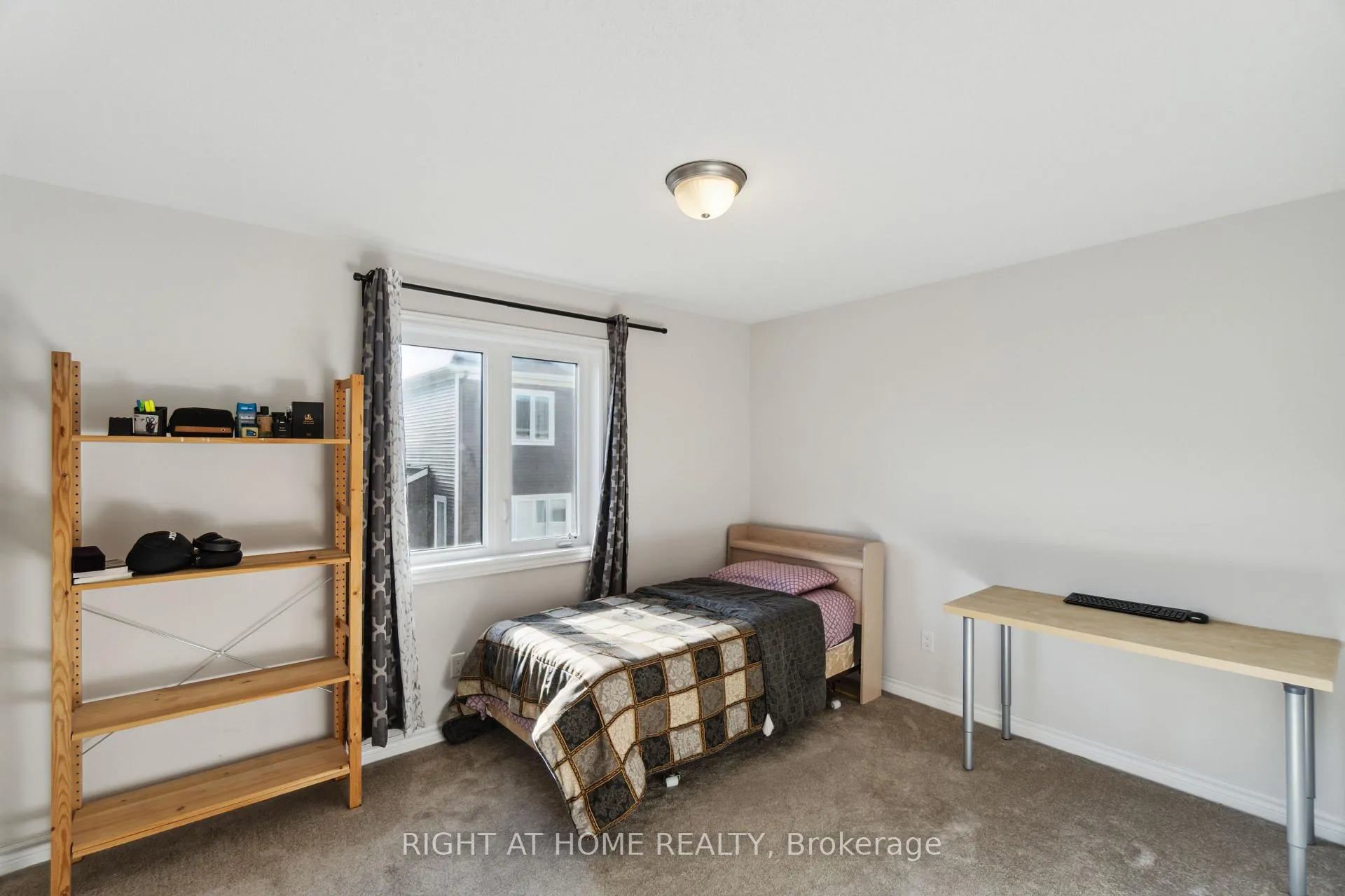 Photo 14 of 503 Ponthieu Circle, Ottawa, Chapel Hill South - Orleans Village — HOMEH