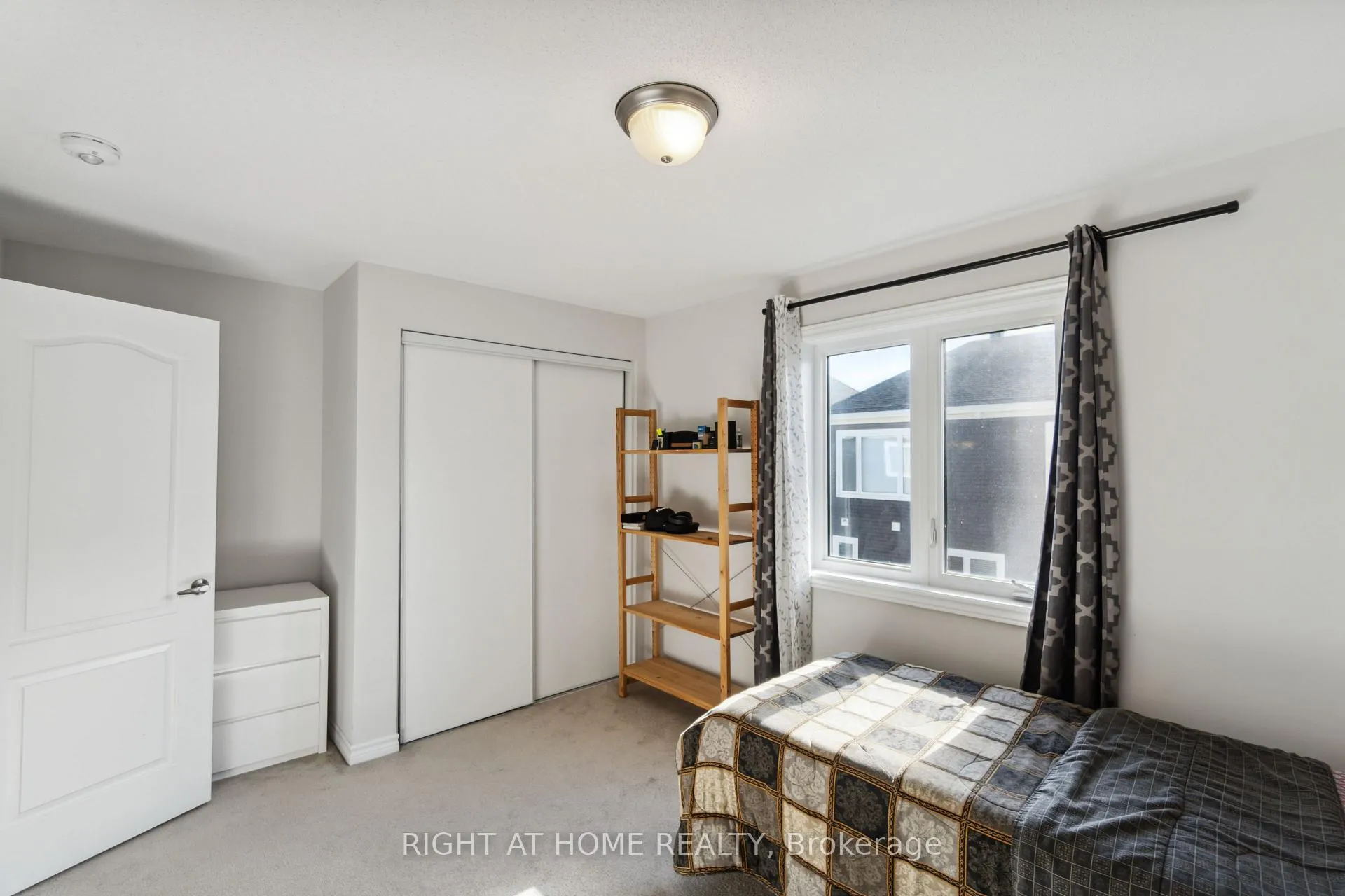 Photo 15 of 503 Ponthieu Circle, Ottawa, Chapel Hill South - Orleans Village — HOMEH