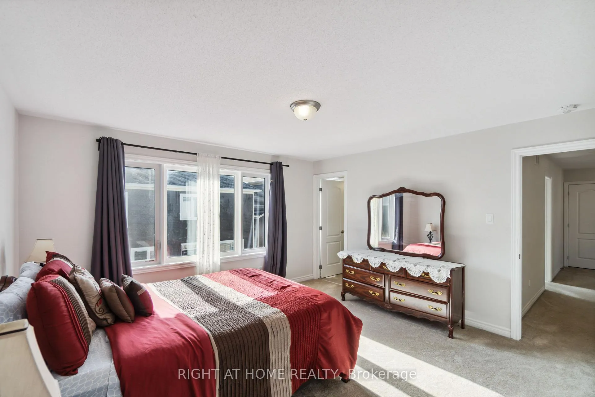 Photo 16 of 503 Ponthieu Circle, Ottawa, Chapel Hill South - Orleans Village — HOMEH
