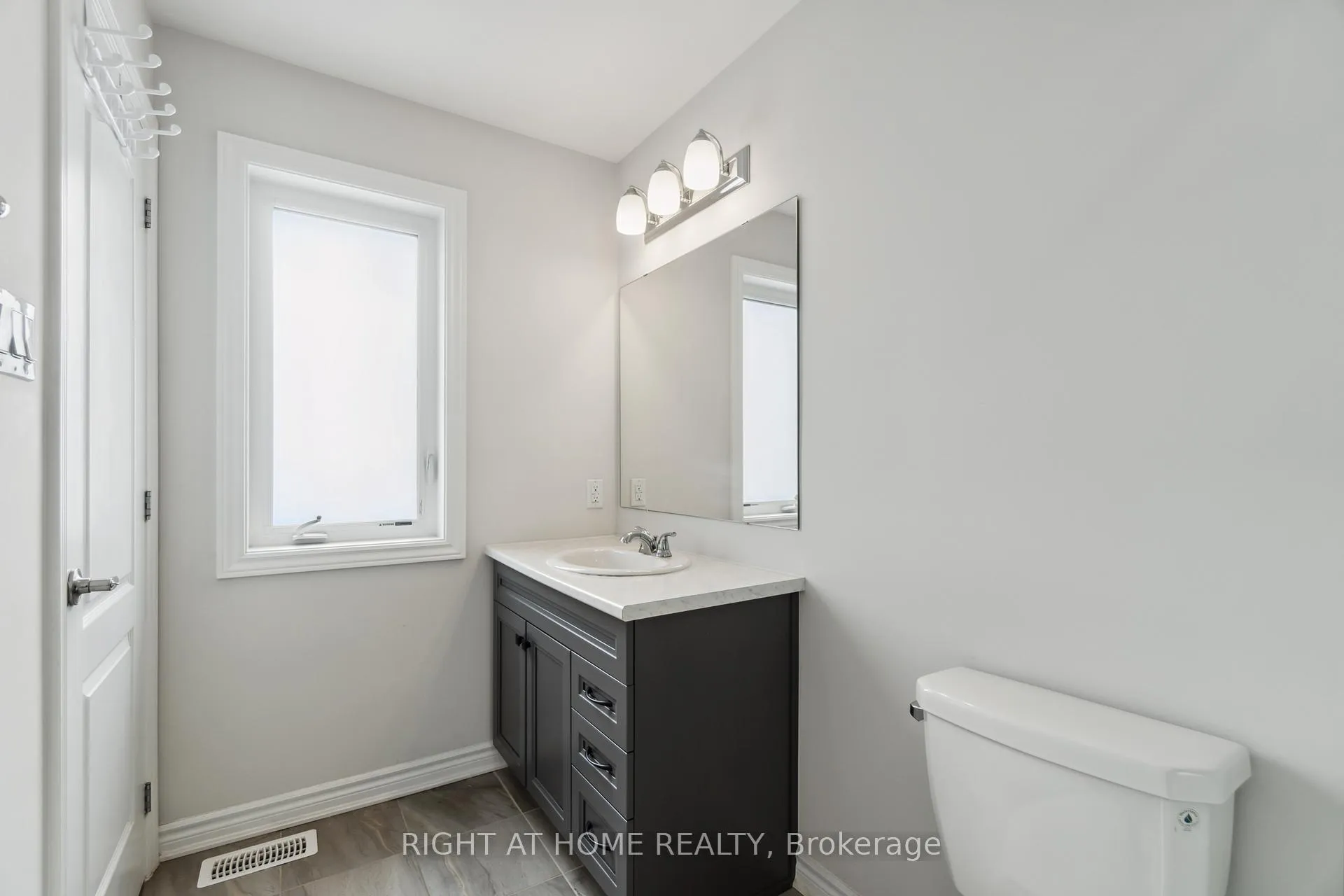 Photo 19 of 503 Ponthieu Circle, Ottawa, Chapel Hill South - Orleans Village — HOMEH
