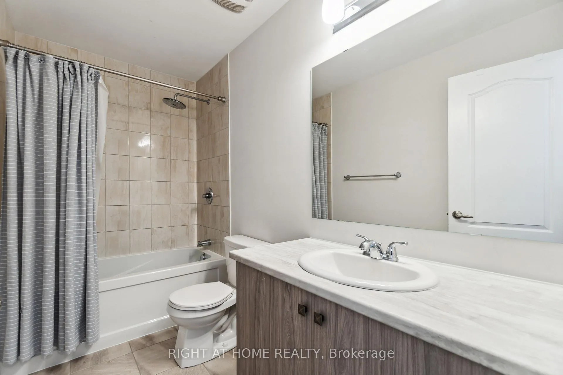 Photo 20 of 503 Ponthieu Circle, Ottawa, Chapel Hill South - Orleans Village — HOMEH
