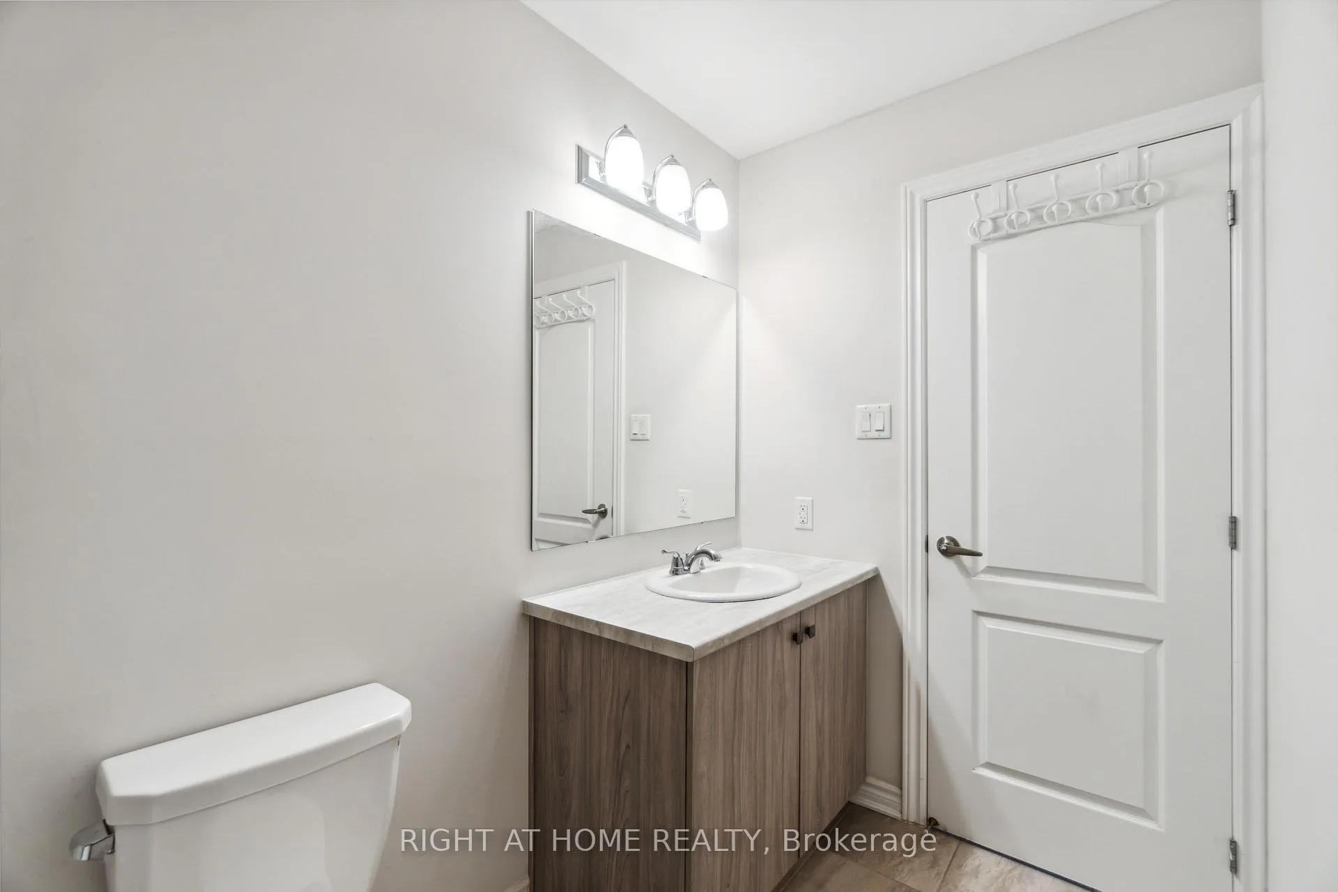 Photo 21 of 503 Ponthieu Circle, Ottawa, Chapel Hill South - Orleans Village — HOMEH