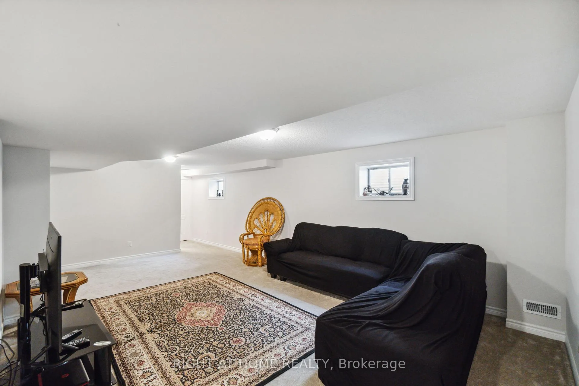 Photo 26 of 503 Ponthieu Circle, Ottawa, Chapel Hill South - Orleans Village — HOMEH