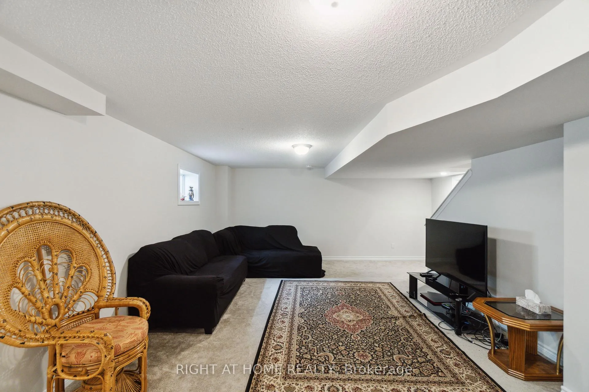 Photo 29 of 503 Ponthieu Circle, Ottawa, Chapel Hill South - Orleans Village — HOMEH