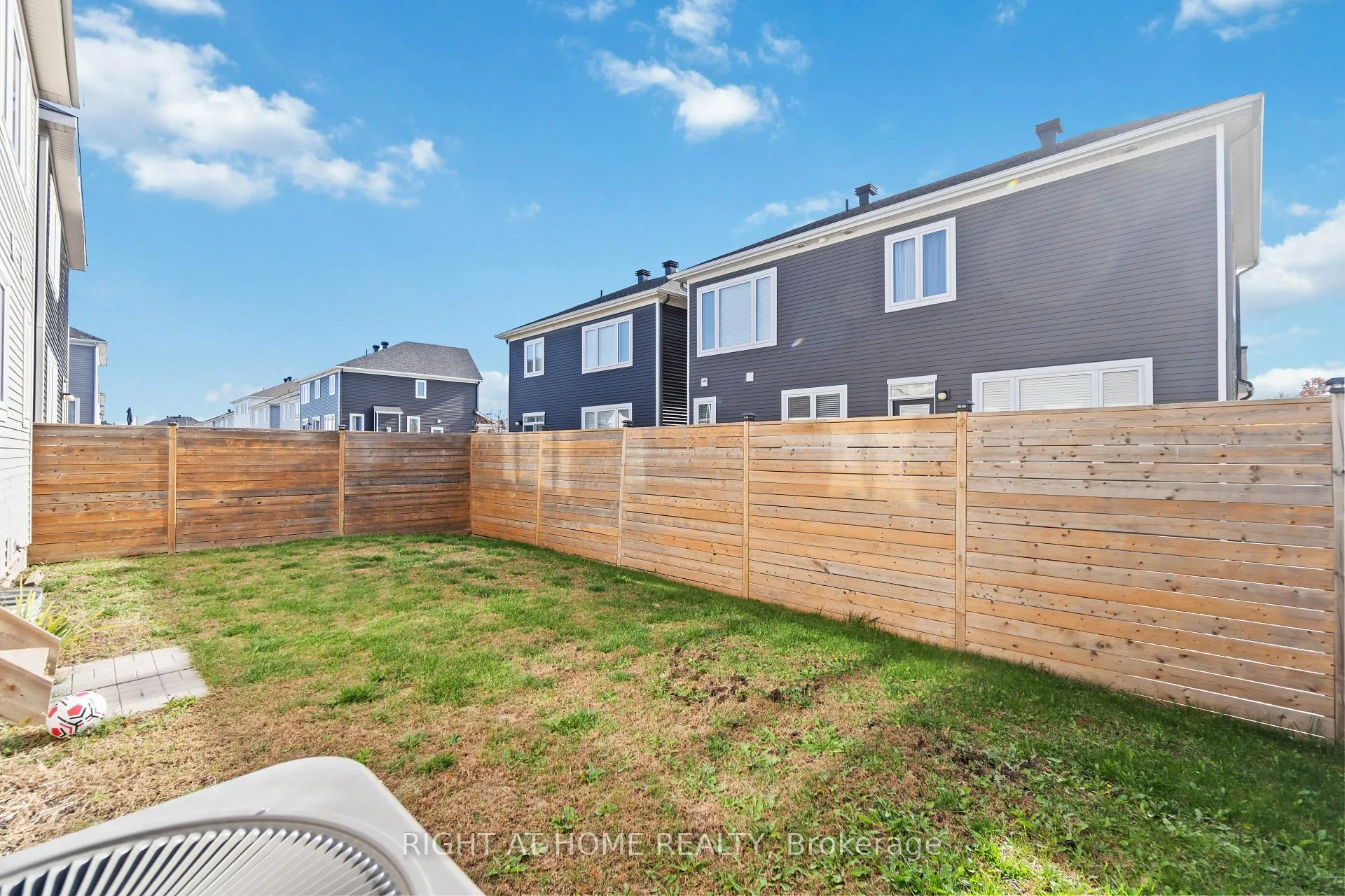 Photo 32 of 503 Ponthieu Circle, Ottawa, Chapel Hill South - Orleans Village — HOMEH