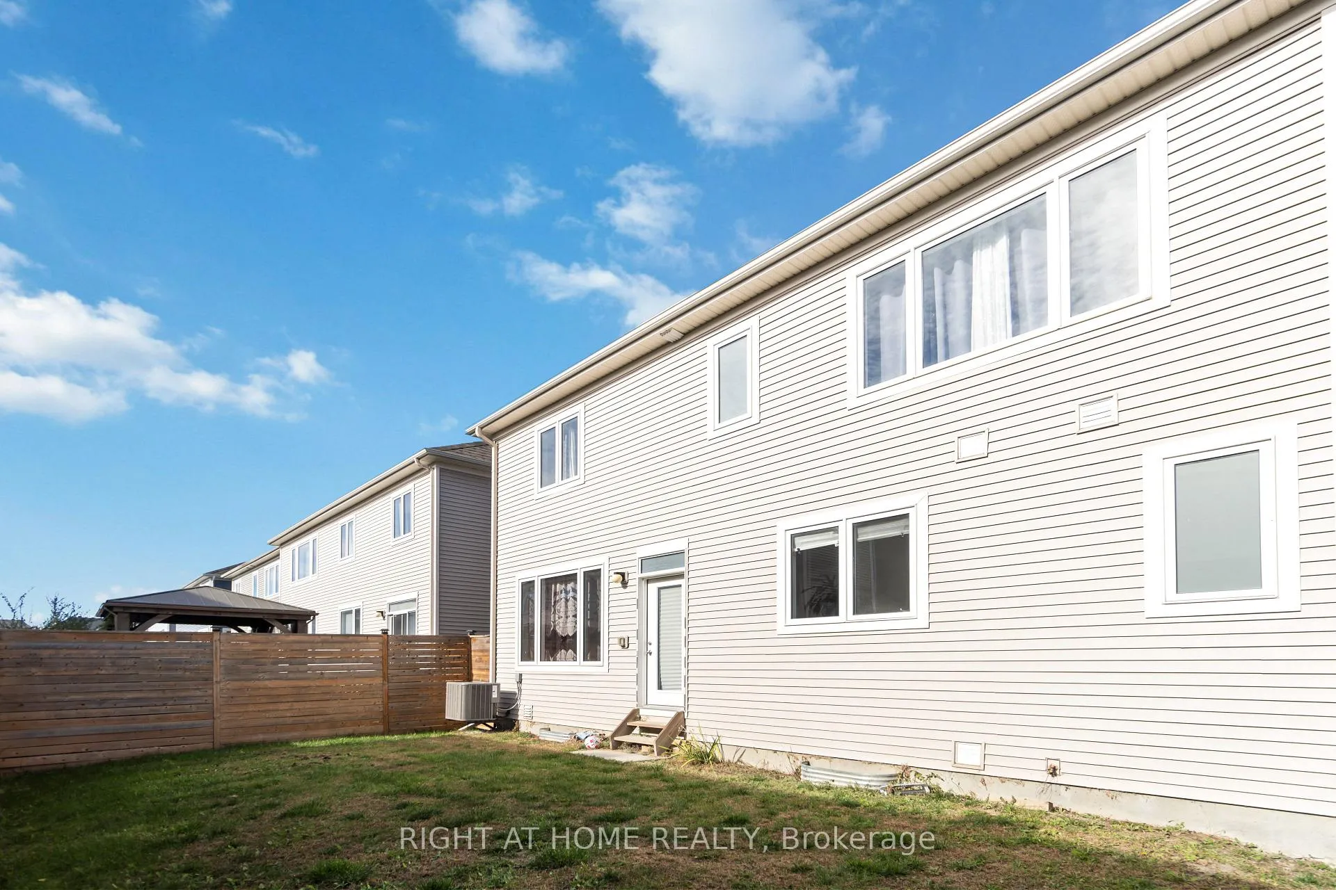 Photo 34 of 503 Ponthieu Circle, Ottawa, Chapel Hill South - Orleans Village — HOMEH