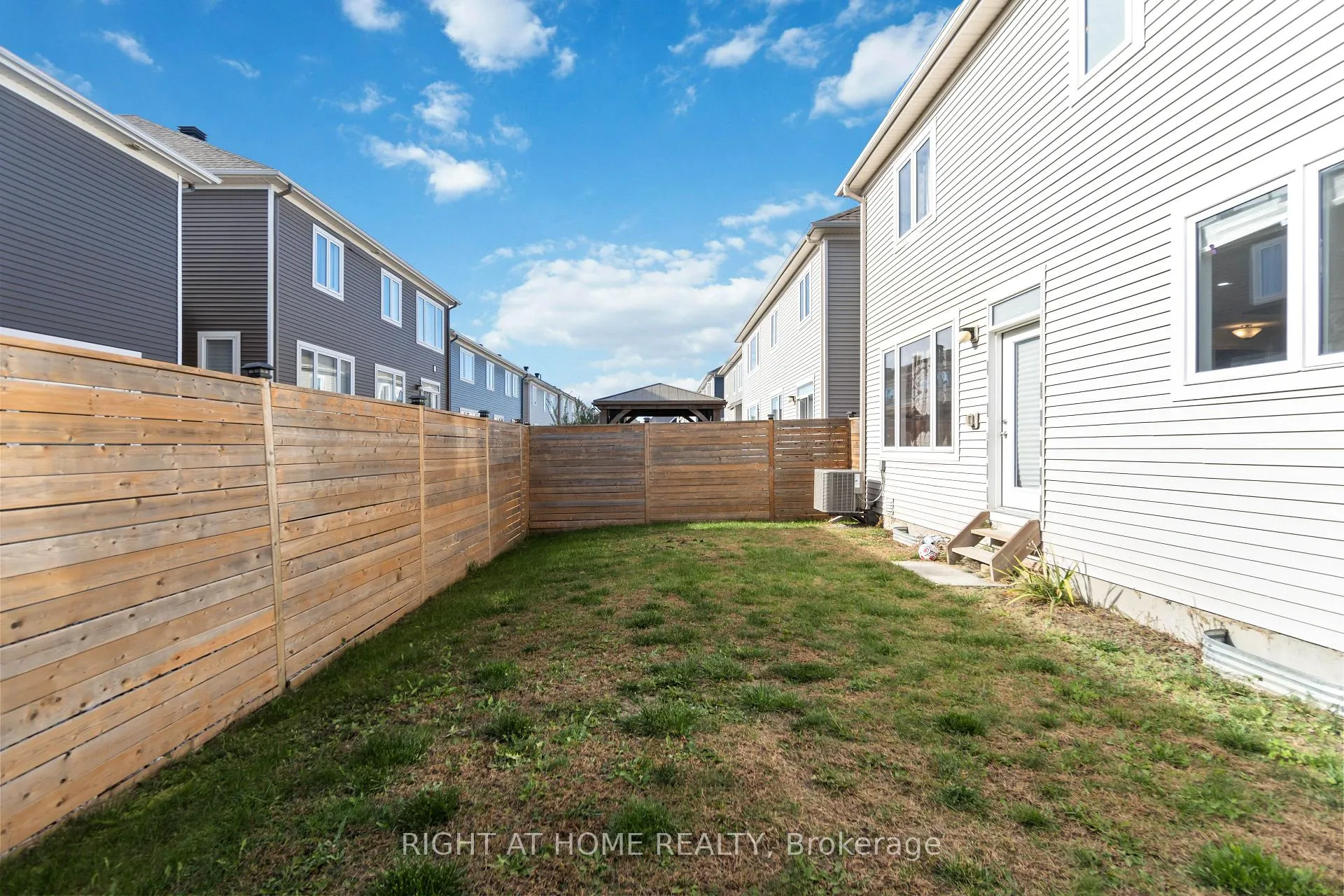 Photo 35 of 503 Ponthieu Circle, Ottawa, Chapel Hill South - Orleans Village — HOMEH