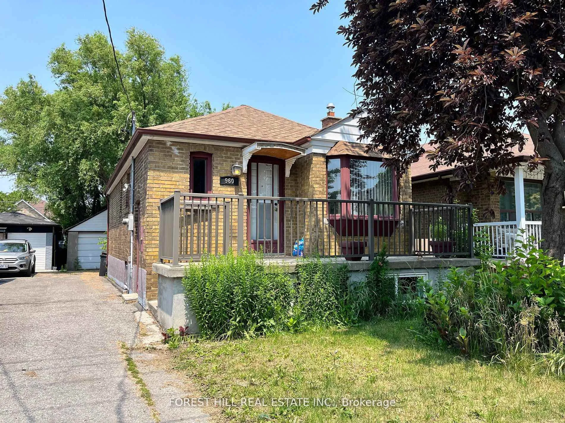 Front of Unit Bsmt, 960 Briar Hill Avenue