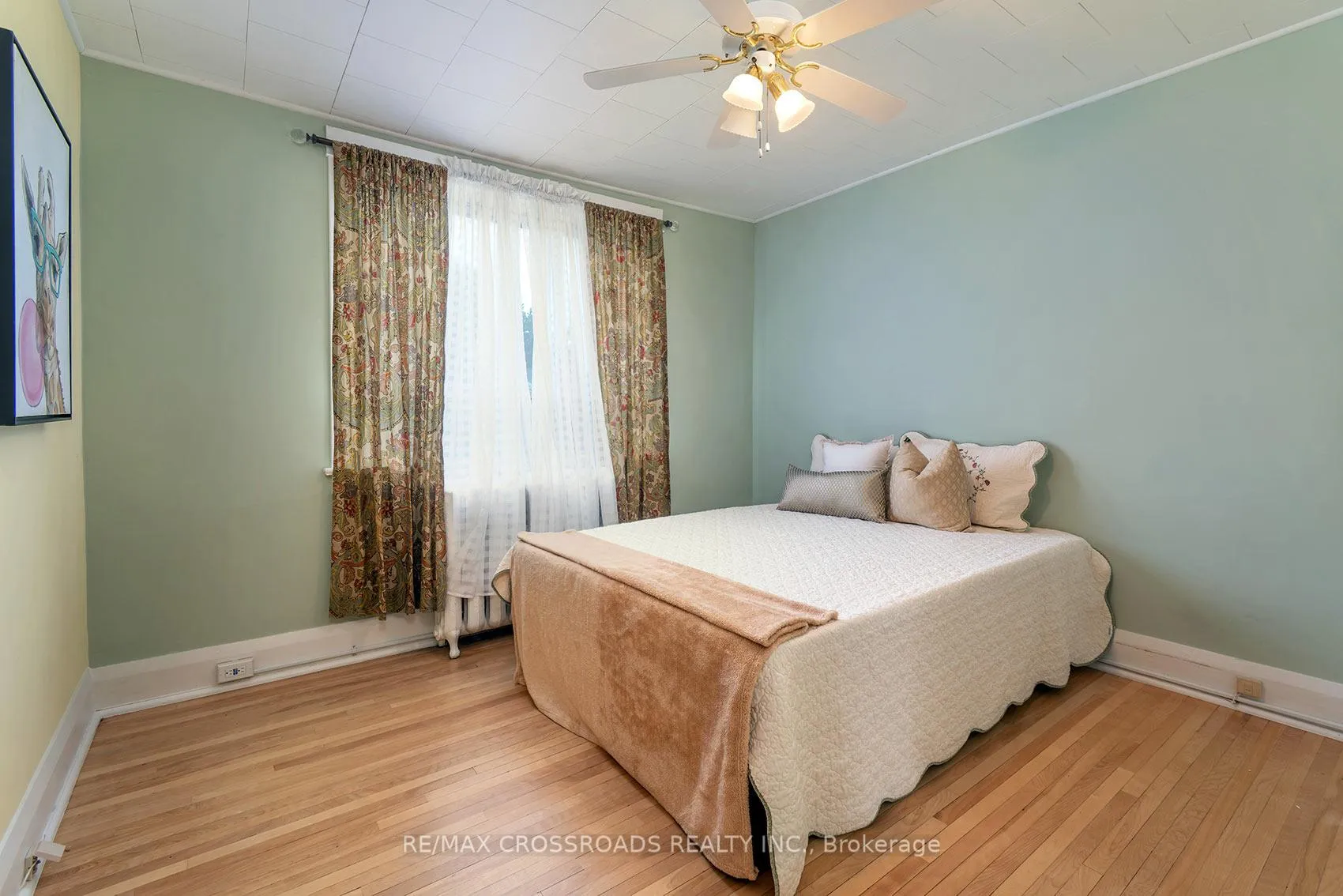 Photo 23 of 90 Milverton Boulevard, Toronto, Danforth — HOMEH
