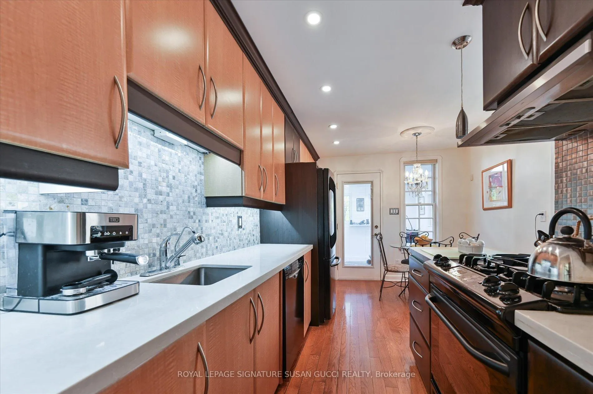 Photo 4 of 33 Plaxton Drive, Toronto, O'Connor-Parkview — HOMEH