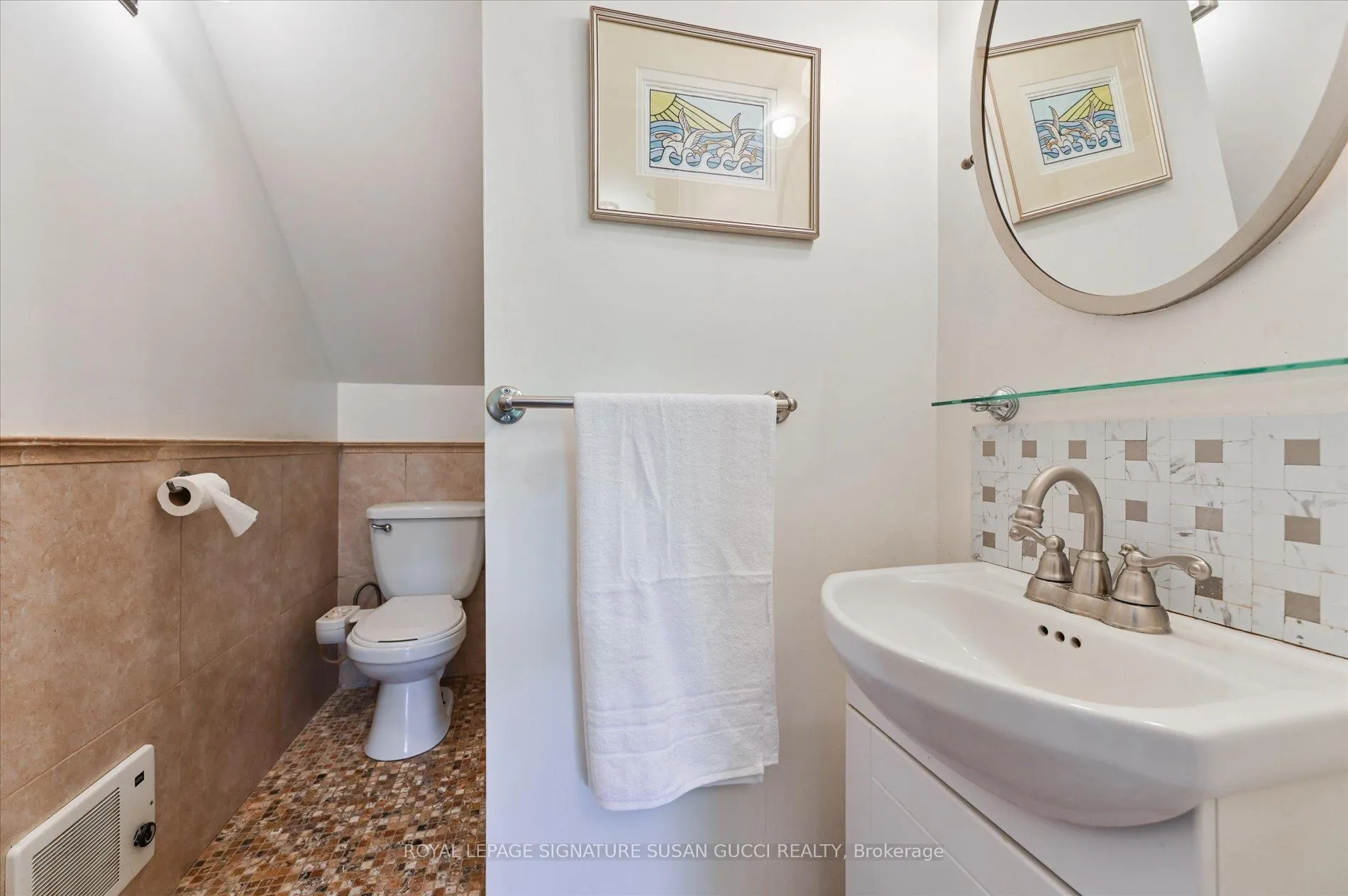Photo 27 of 33 Plaxton Drive, Toronto, O'Connor-Parkview — HOMEH