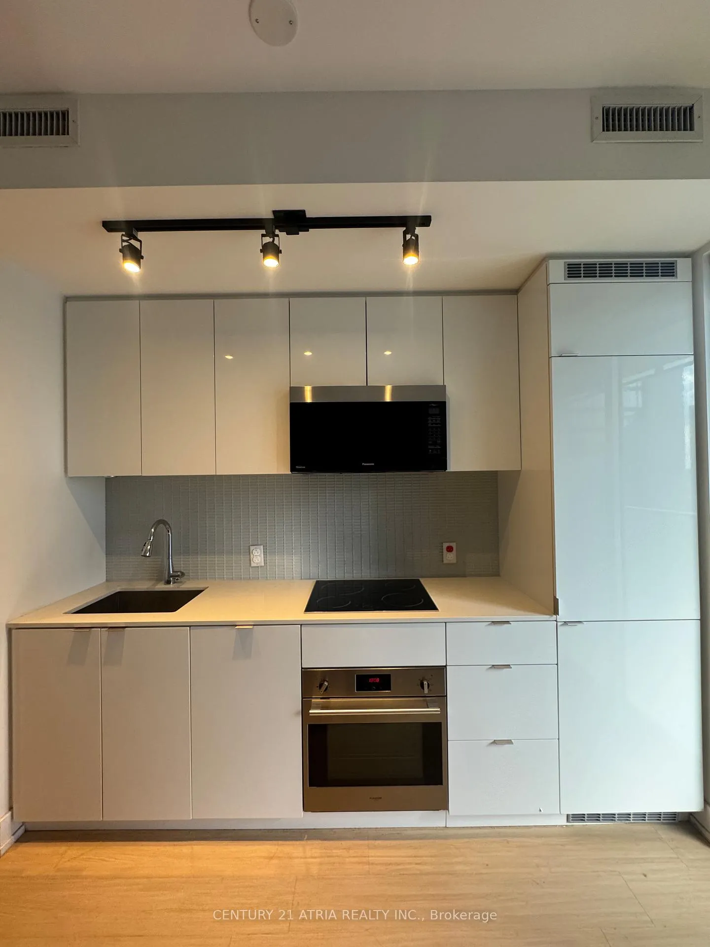 Front of Unit 2402, 7 Grenville Street