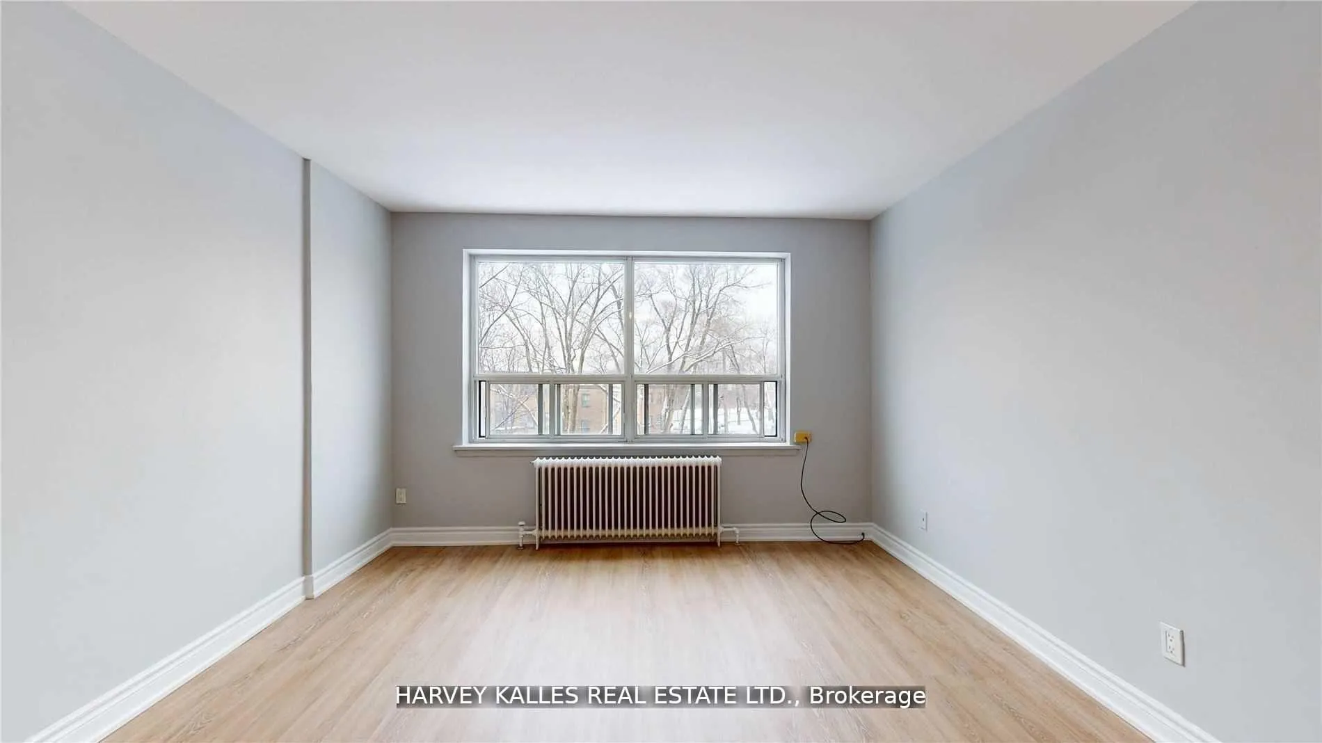 Photo 2 of Unit B7, 31 Clearview Heights, Toronto, Keelesdale-Eglinton West — HOMEH