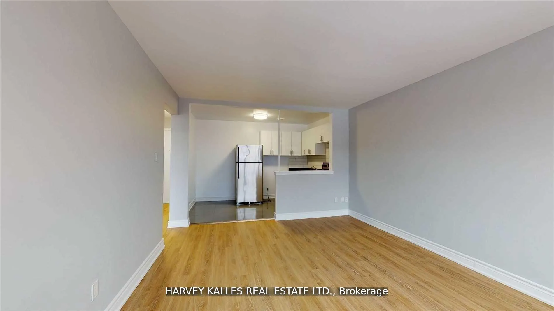 Photo 3 of Unit B7, 31 Clearview Heights, Toronto, Keelesdale-Eglinton West — HOMEH