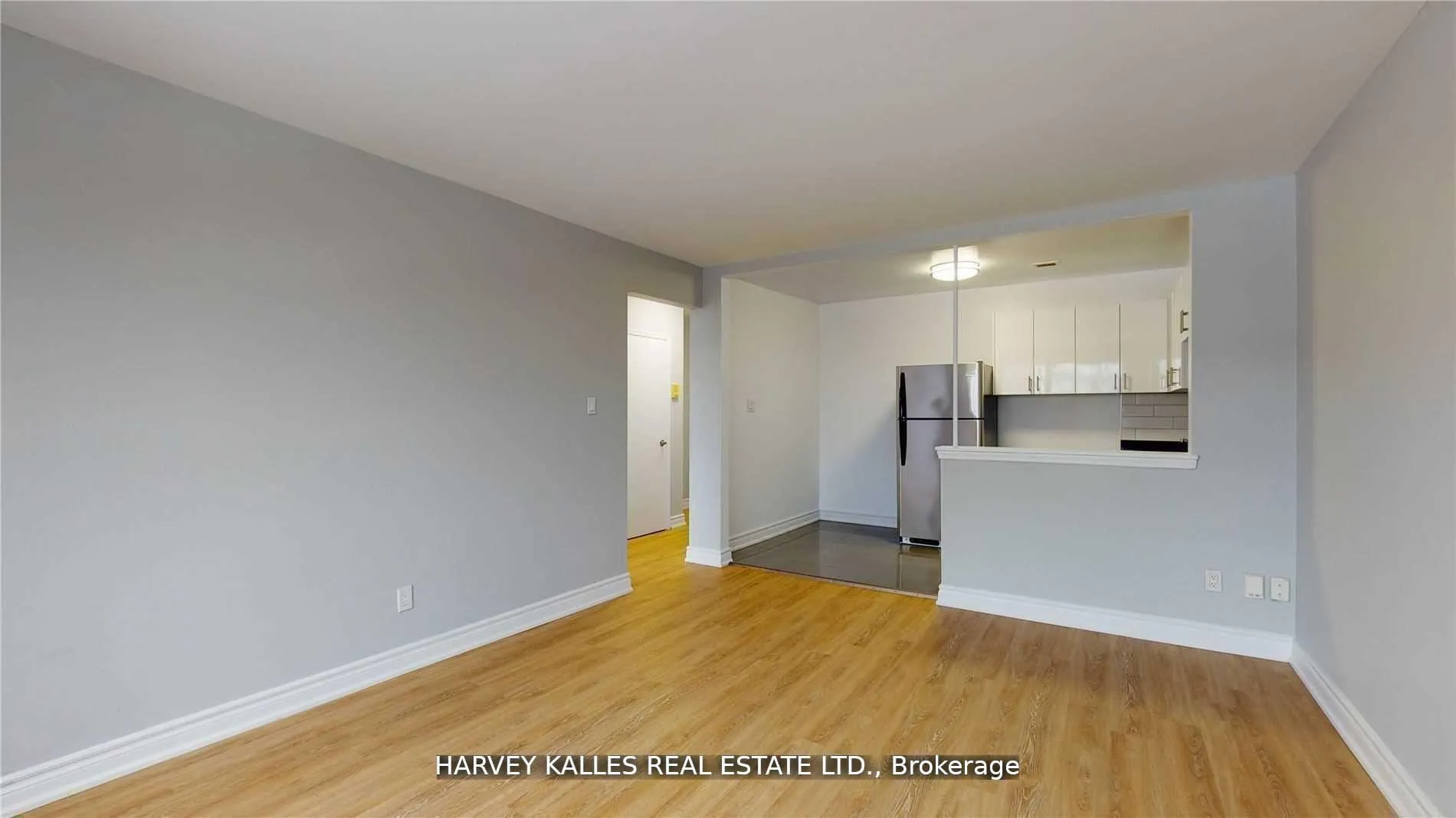 Photo 4 of Unit B7, 31 Clearview Heights, Toronto, Keelesdale-Eglinton West — HOMEH