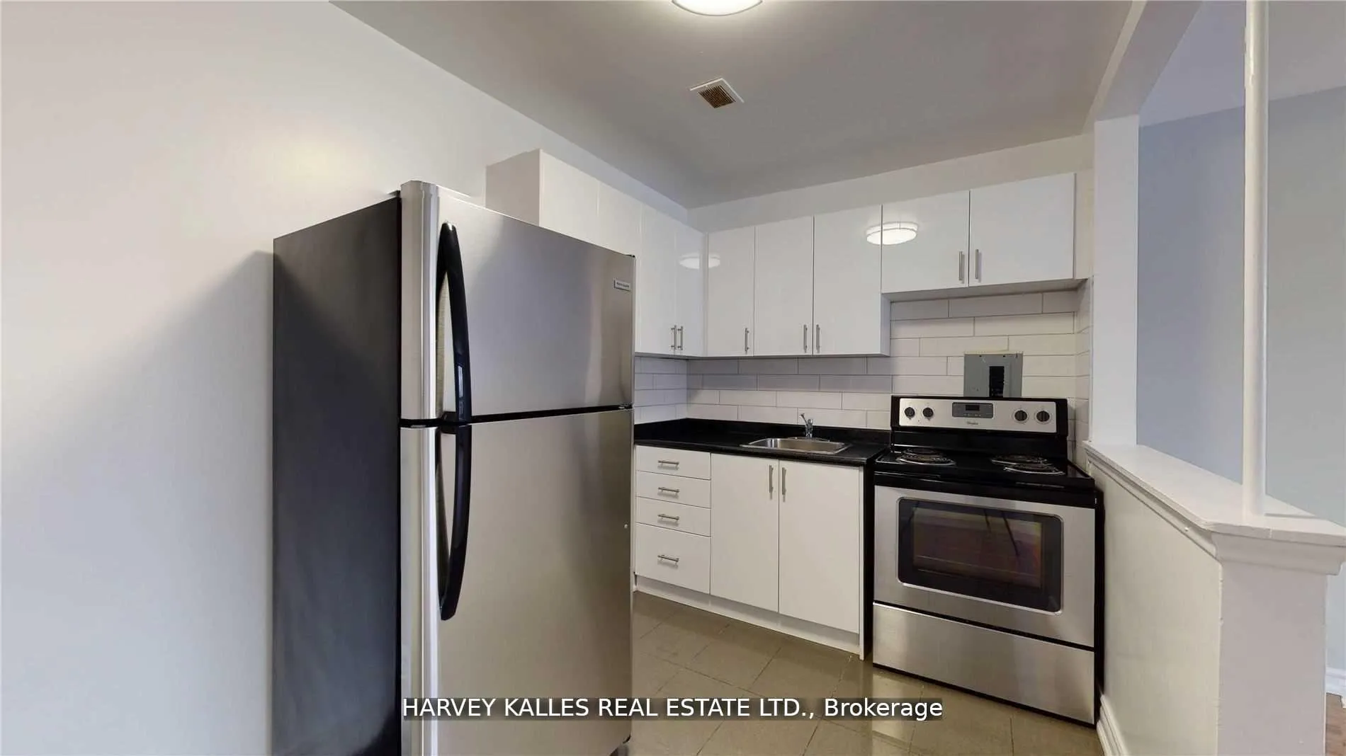 Photo 6 of Unit B7, 31 Clearview Heights, Toronto, Keelesdale-Eglinton West — HOMEH