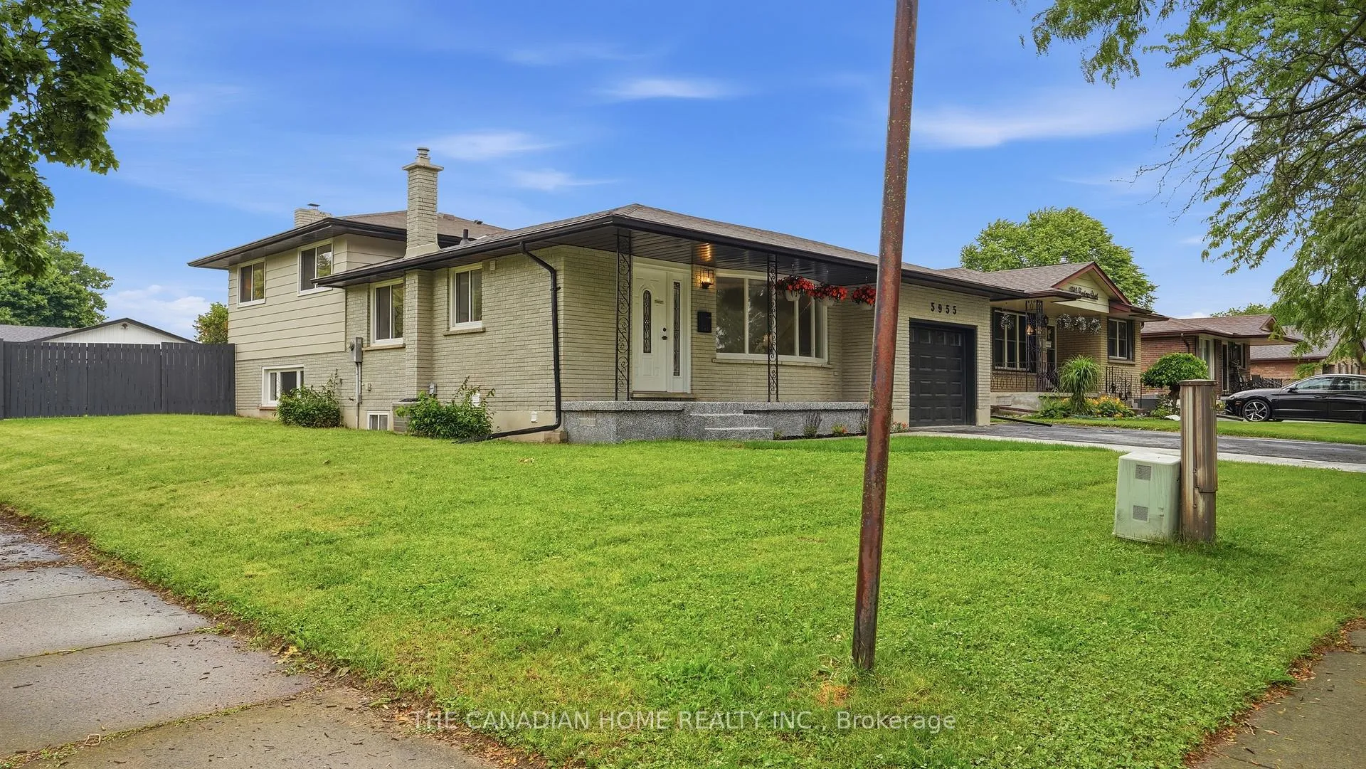 Photo 1 of 5955 Frontenac Street, Niagara Falls, Arad/Fallsview — HOMEH