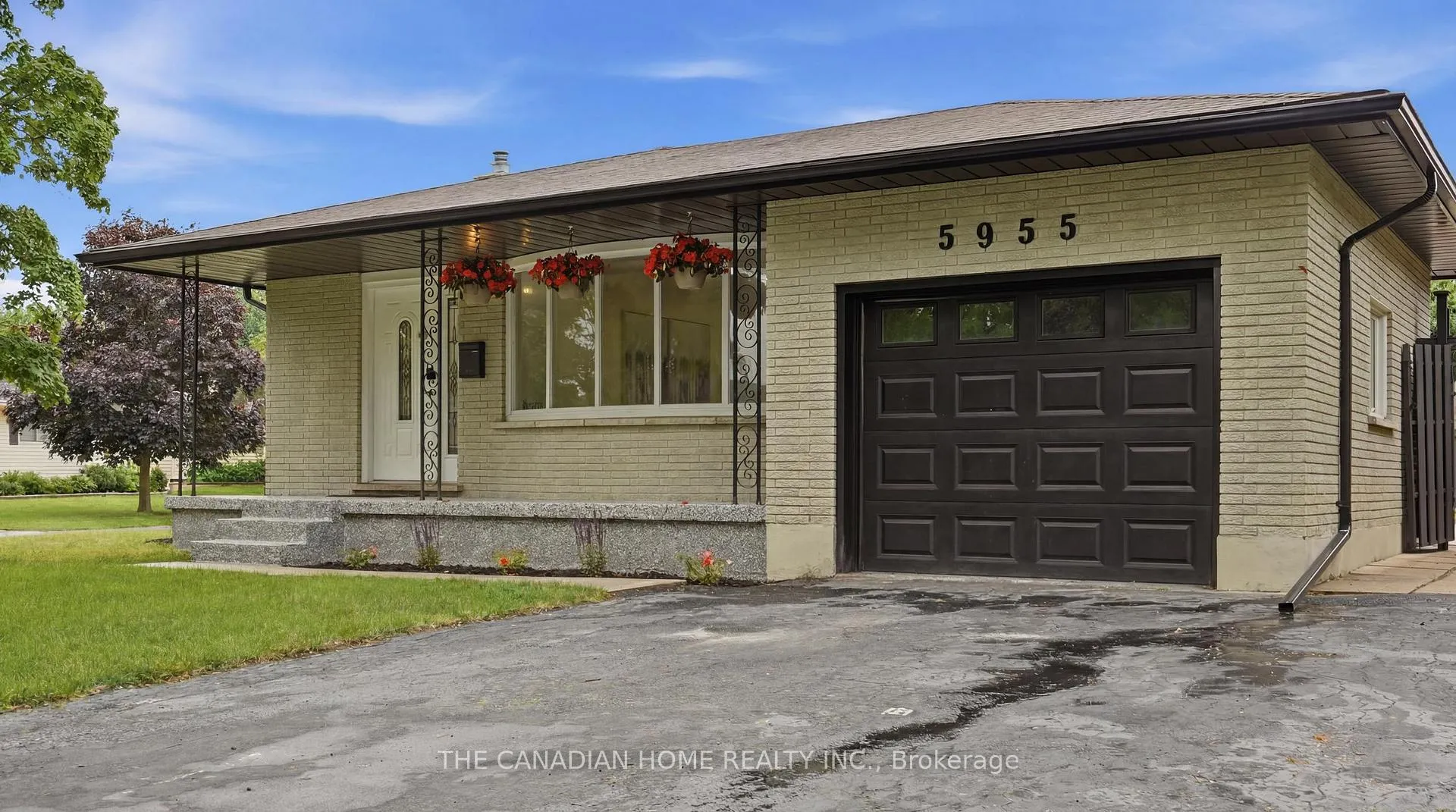 Photo 4 of 5955 Frontenac Street, Niagara Falls, Arad/Fallsview — HOMEH