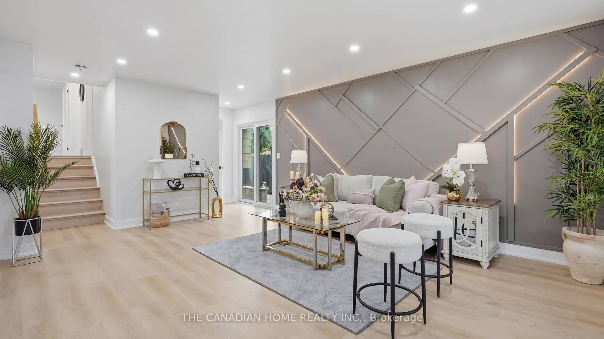 Photo 7 of 5955 Frontenac Street, Niagara Falls, Arad/Fallsview — HOMEH
