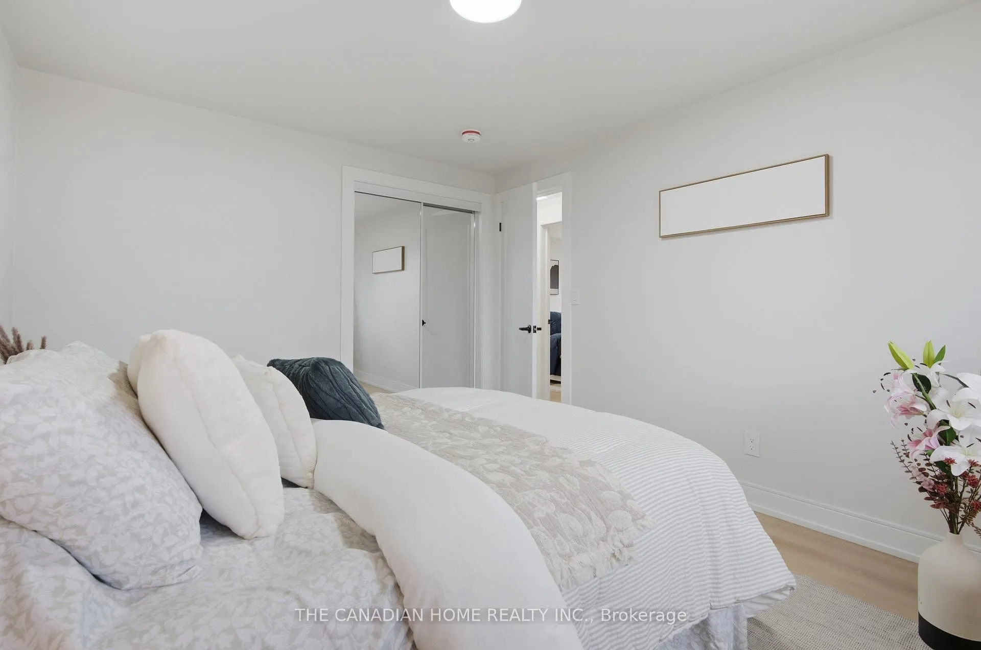 Photo 24 of 5955 Frontenac Street, Niagara Falls, Arad/Fallsview — HOMEH