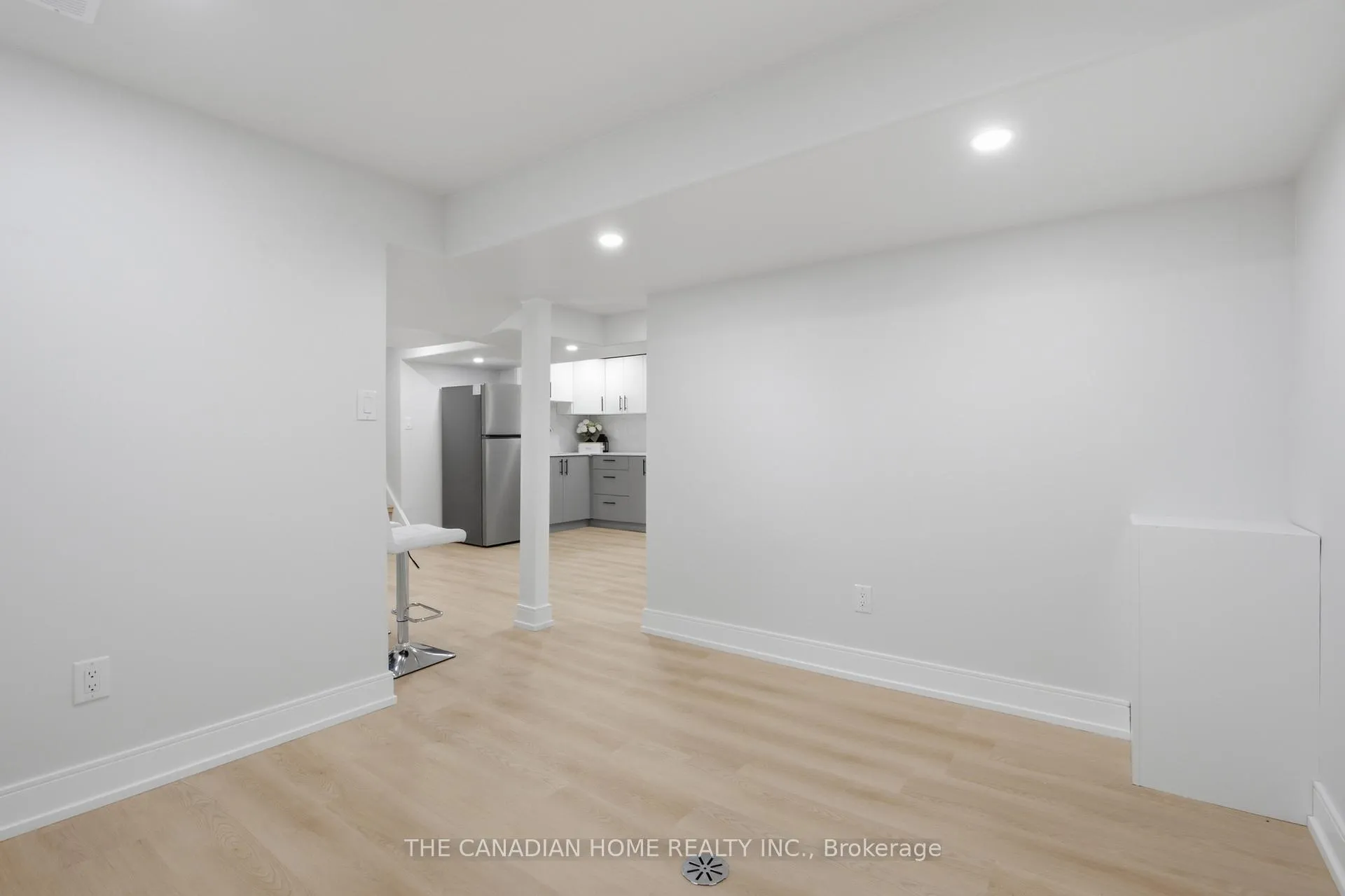 Photo 37 of 5955 Frontenac Street, Niagara Falls, Arad/Fallsview — HOMEH