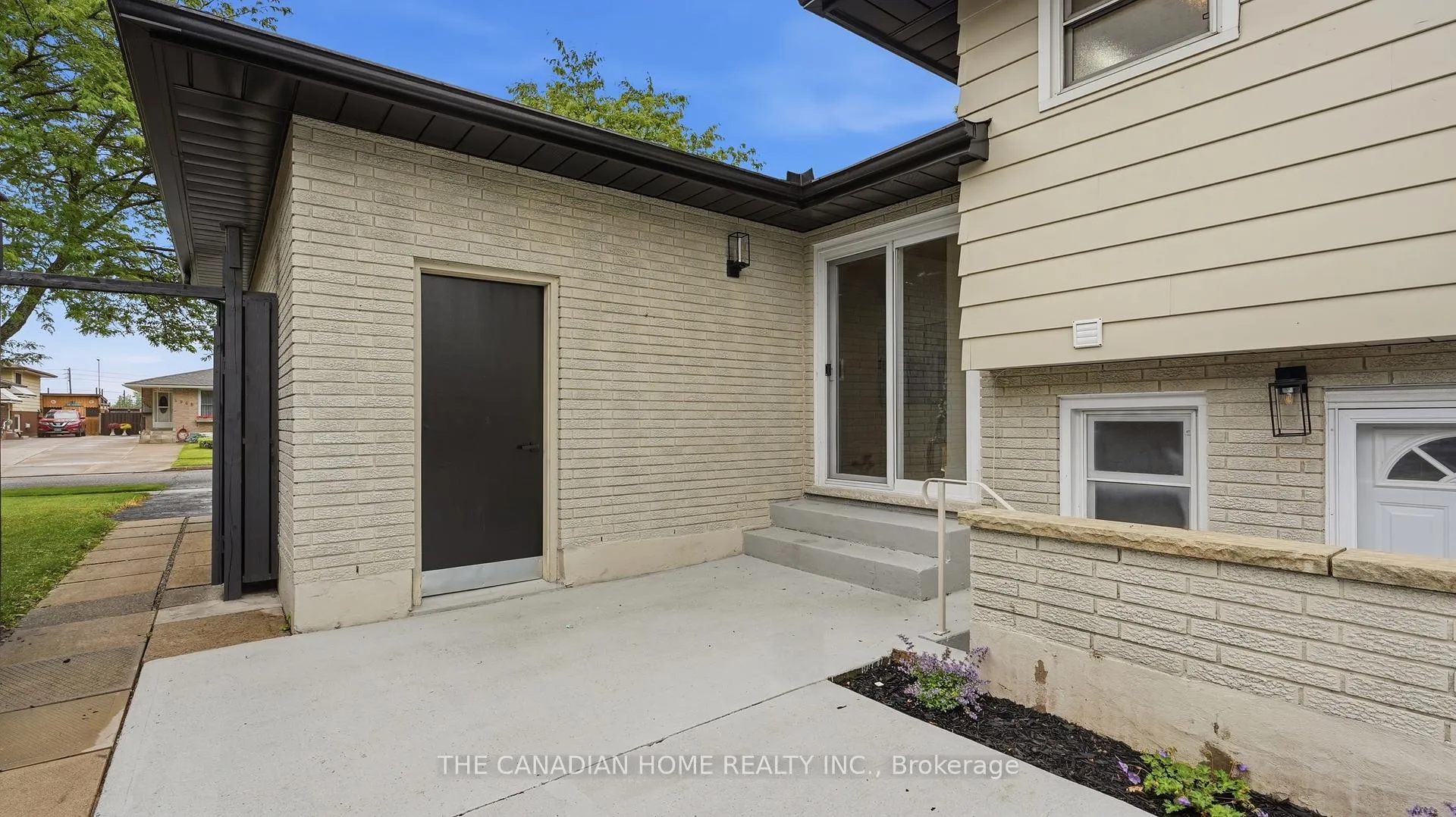 Photo 41 of 5955 Frontenac Street, Niagara Falls, Arad/Fallsview — HOMEH