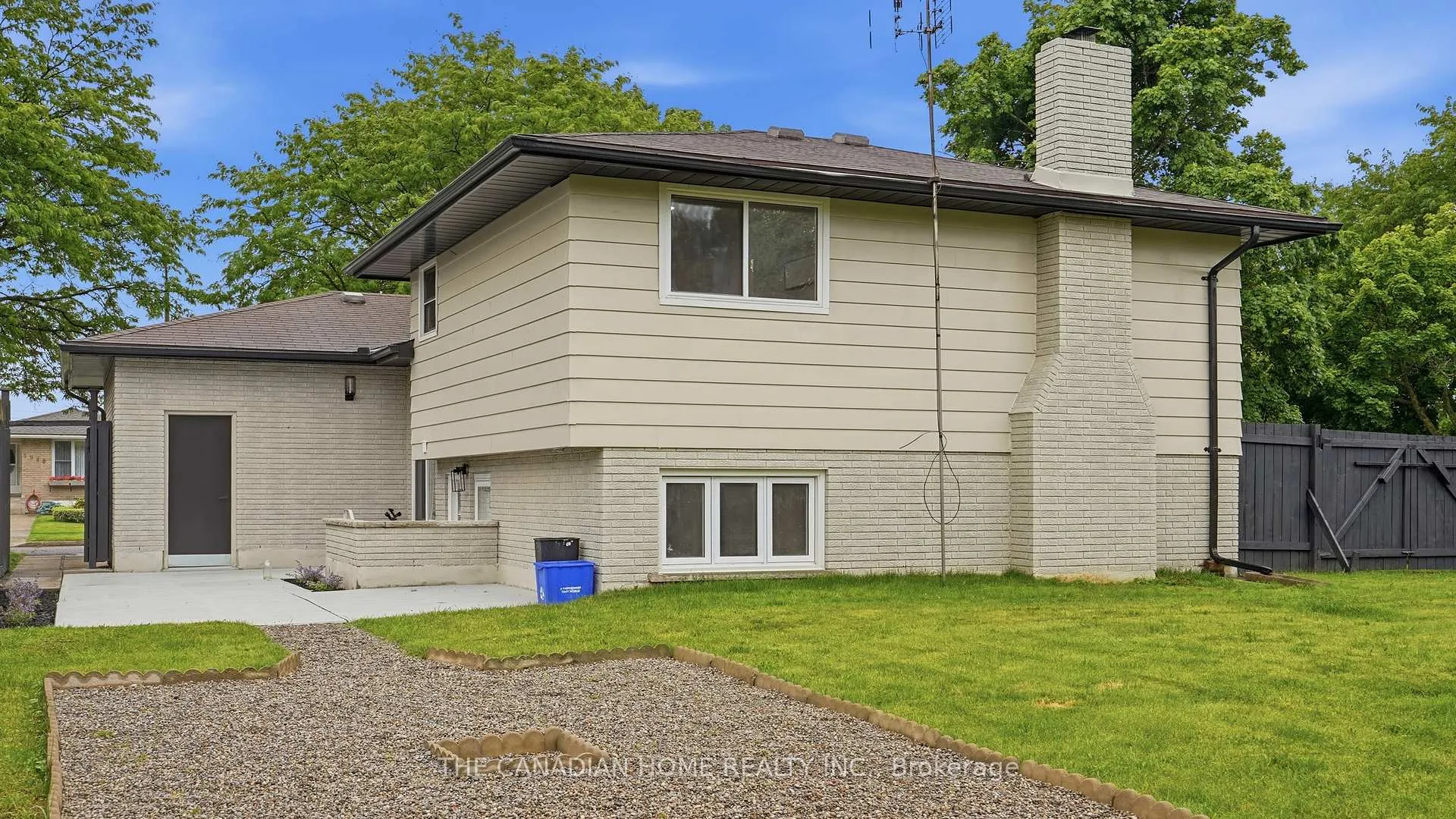 Photo 45 of 5955 Frontenac Street, Niagara Falls, Arad/Fallsview — HOMEH