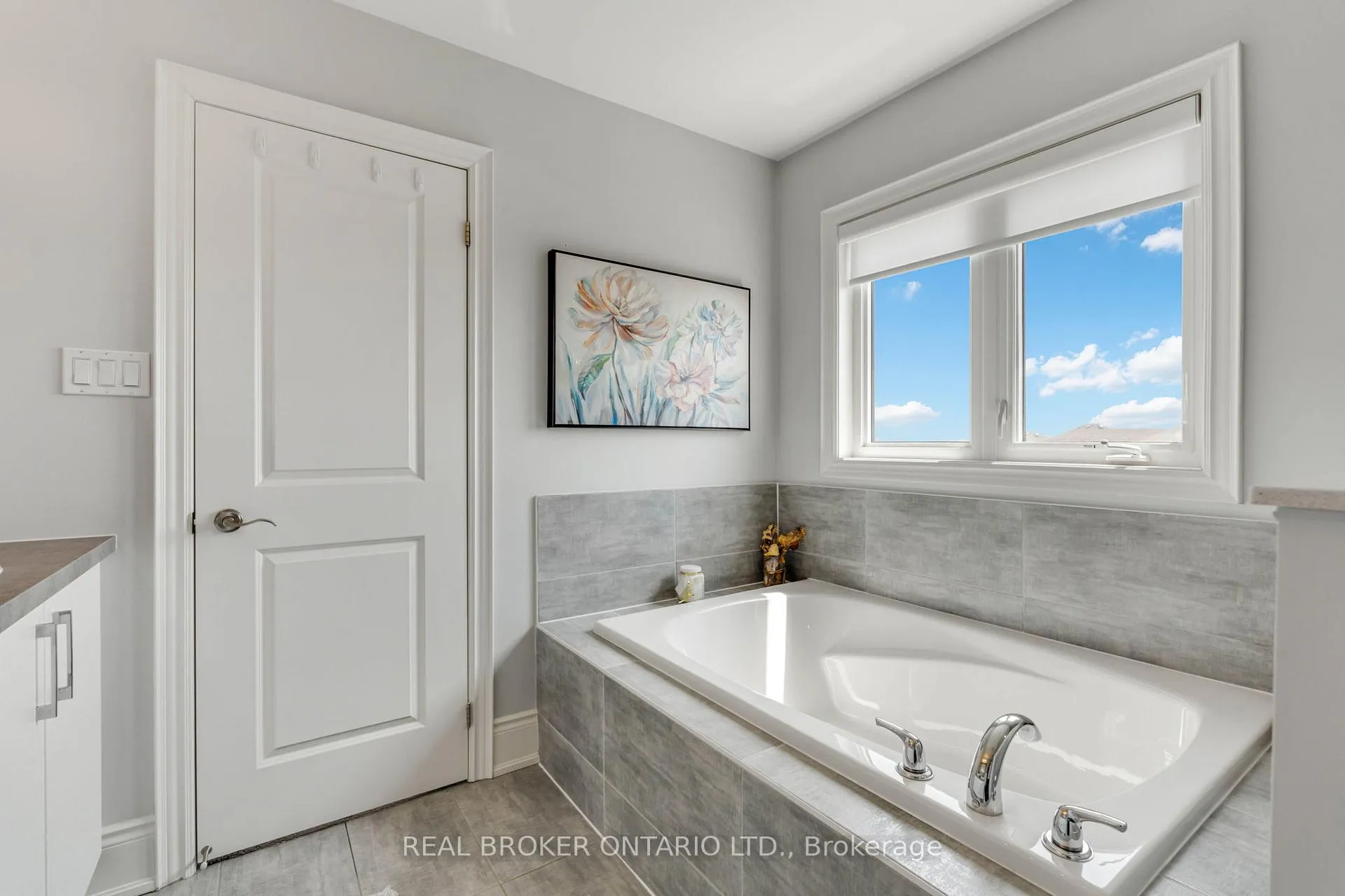 Photo 26 of 97 Elephant Hill Drive, Clarington, Bowmanville — HOMEH