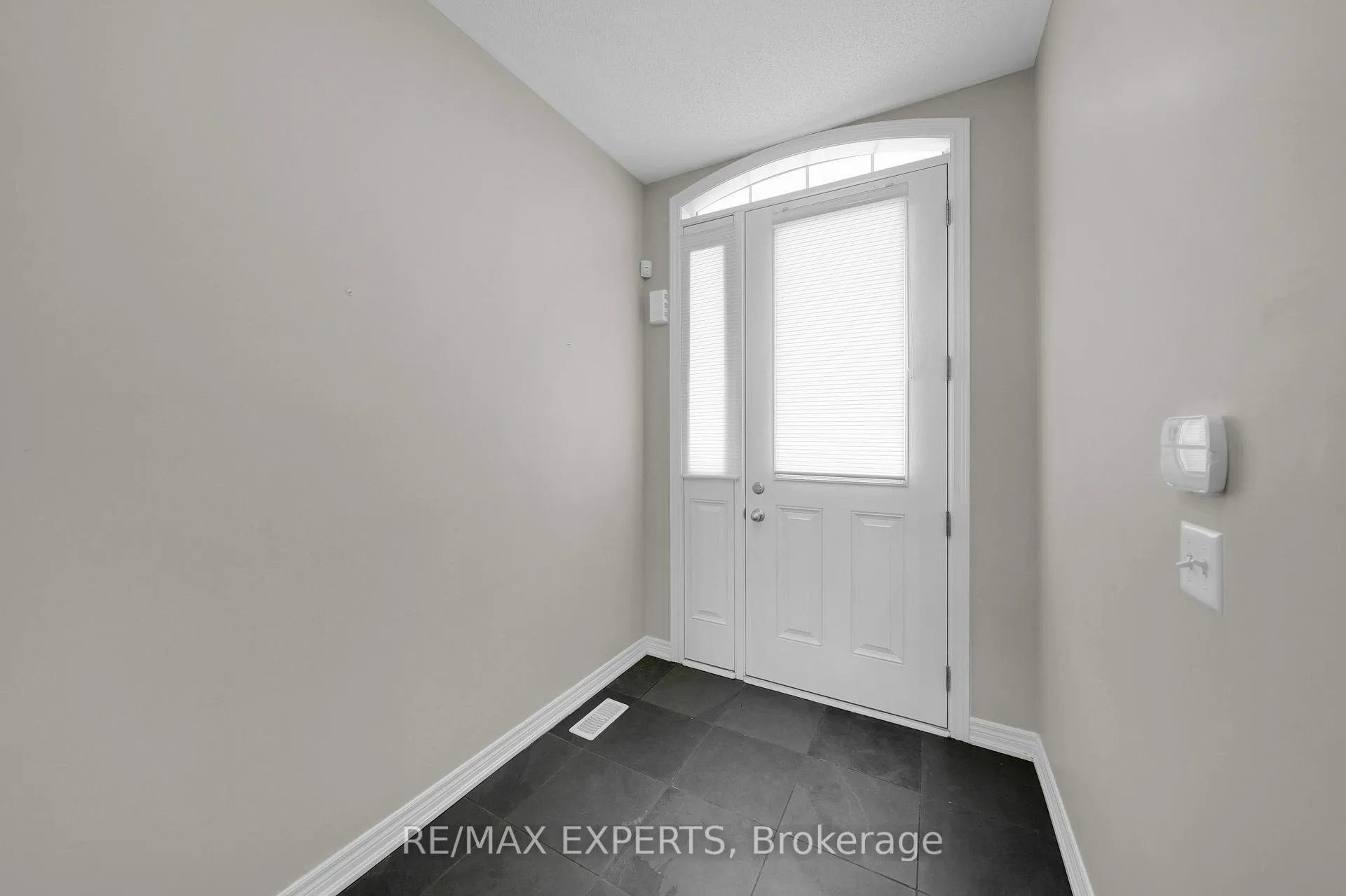 Photo 4 of 4367 Chemonda Street, Niagara Falls, Lyons Creek — HOMEH