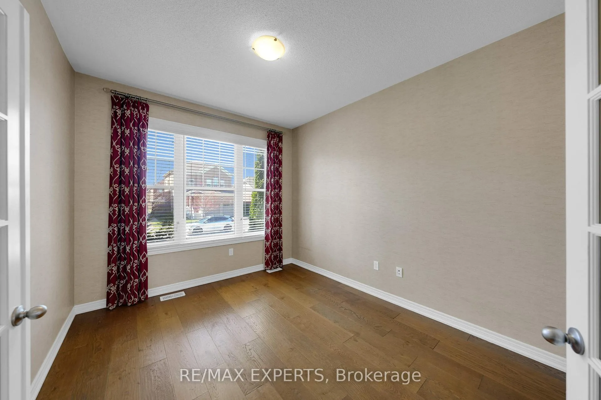 Photo 6 of 4367 Chemonda Street, Niagara Falls, Lyons Creek — HOMEH