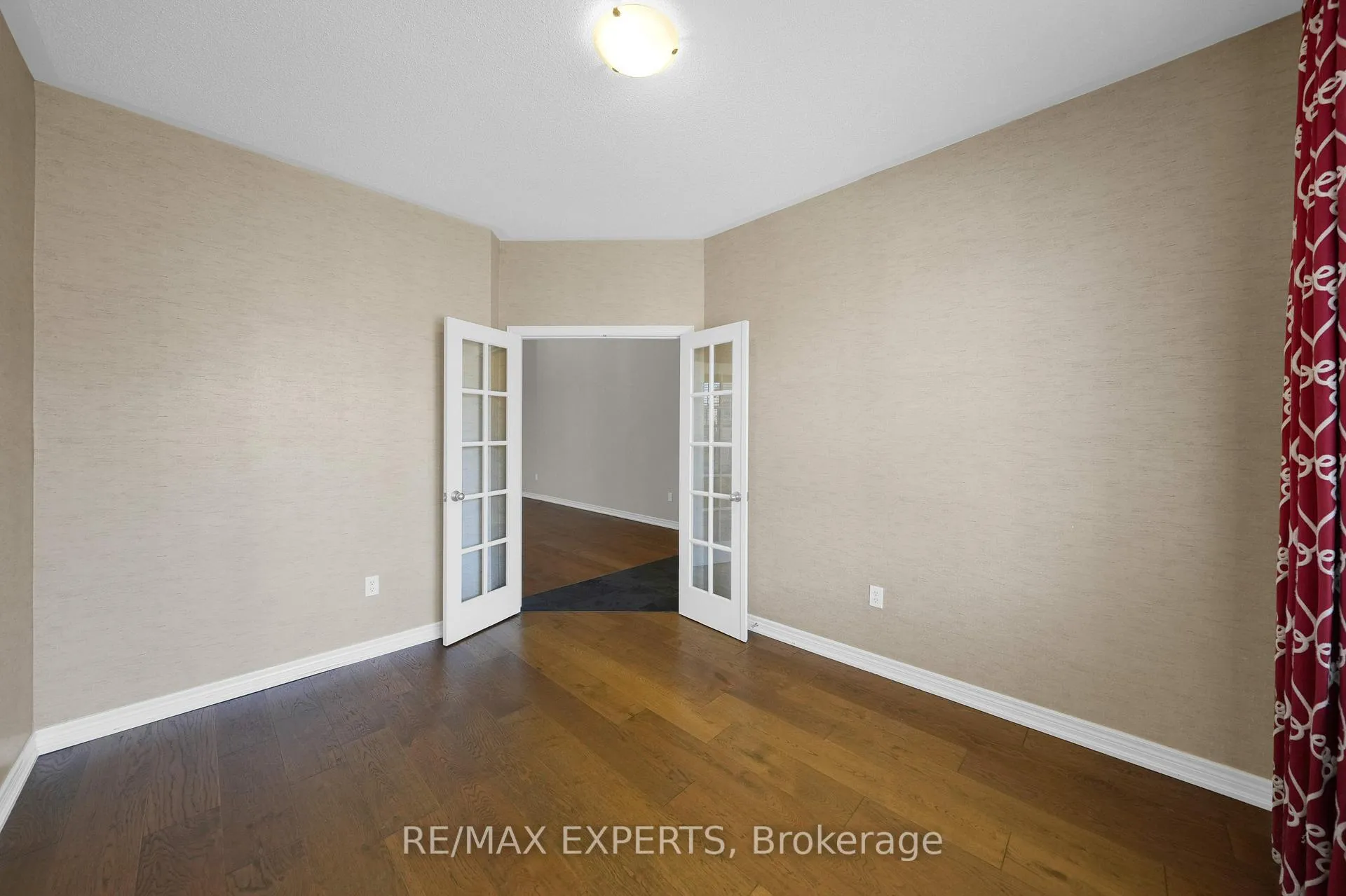 Photo 7 of 4367 Chemonda Street, Niagara Falls, Lyons Creek — HOMEH