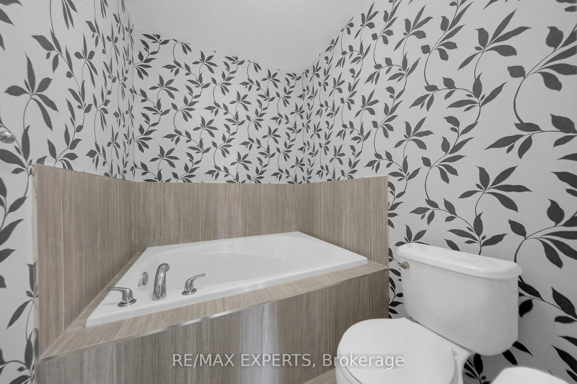 Photo 22 of 4367 Chemonda Street, Niagara Falls, Lyons Creek — HOMEH