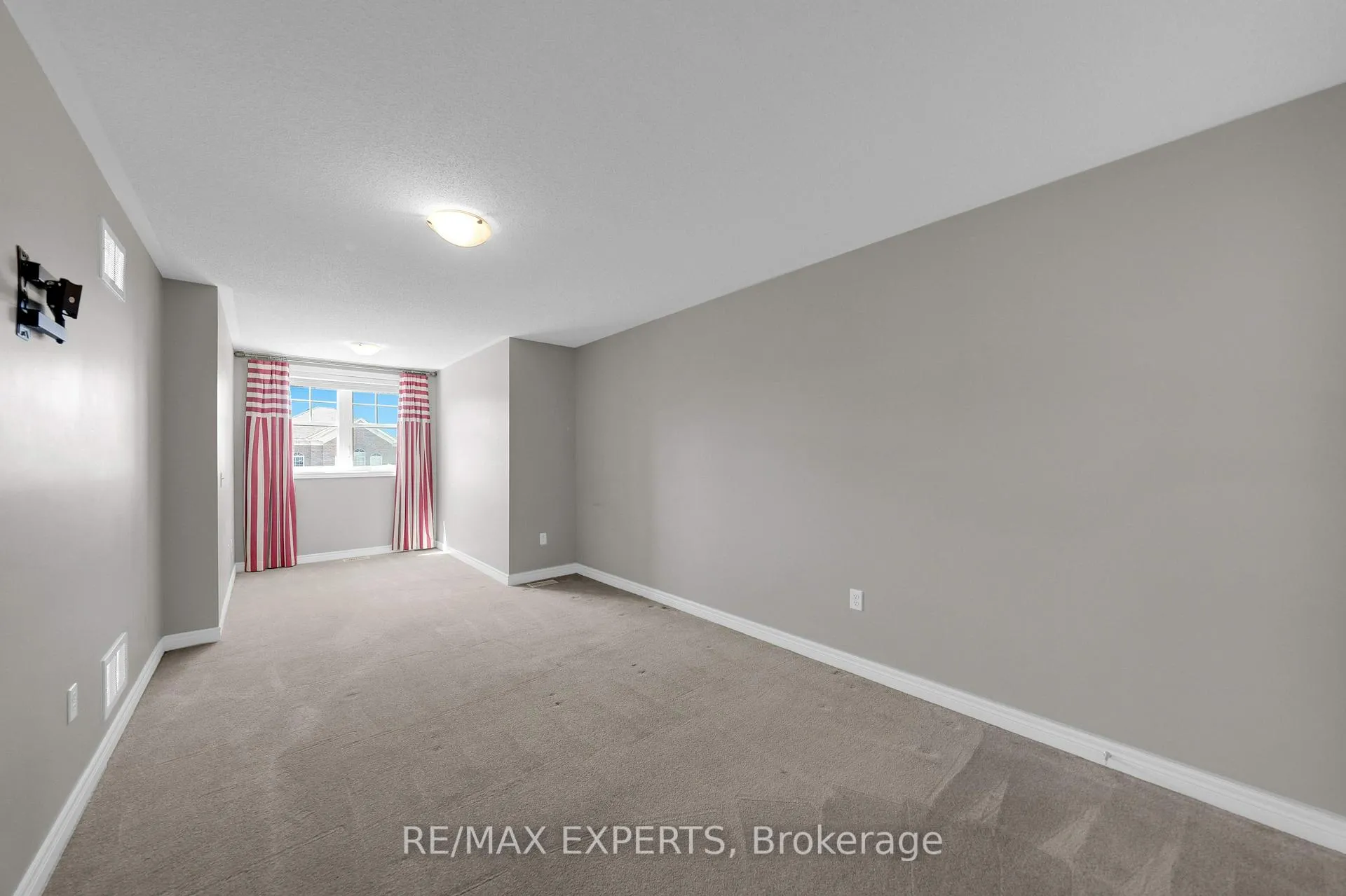 Photo 28 of 4367 Chemonda Street, Niagara Falls, Lyons Creek — HOMEH