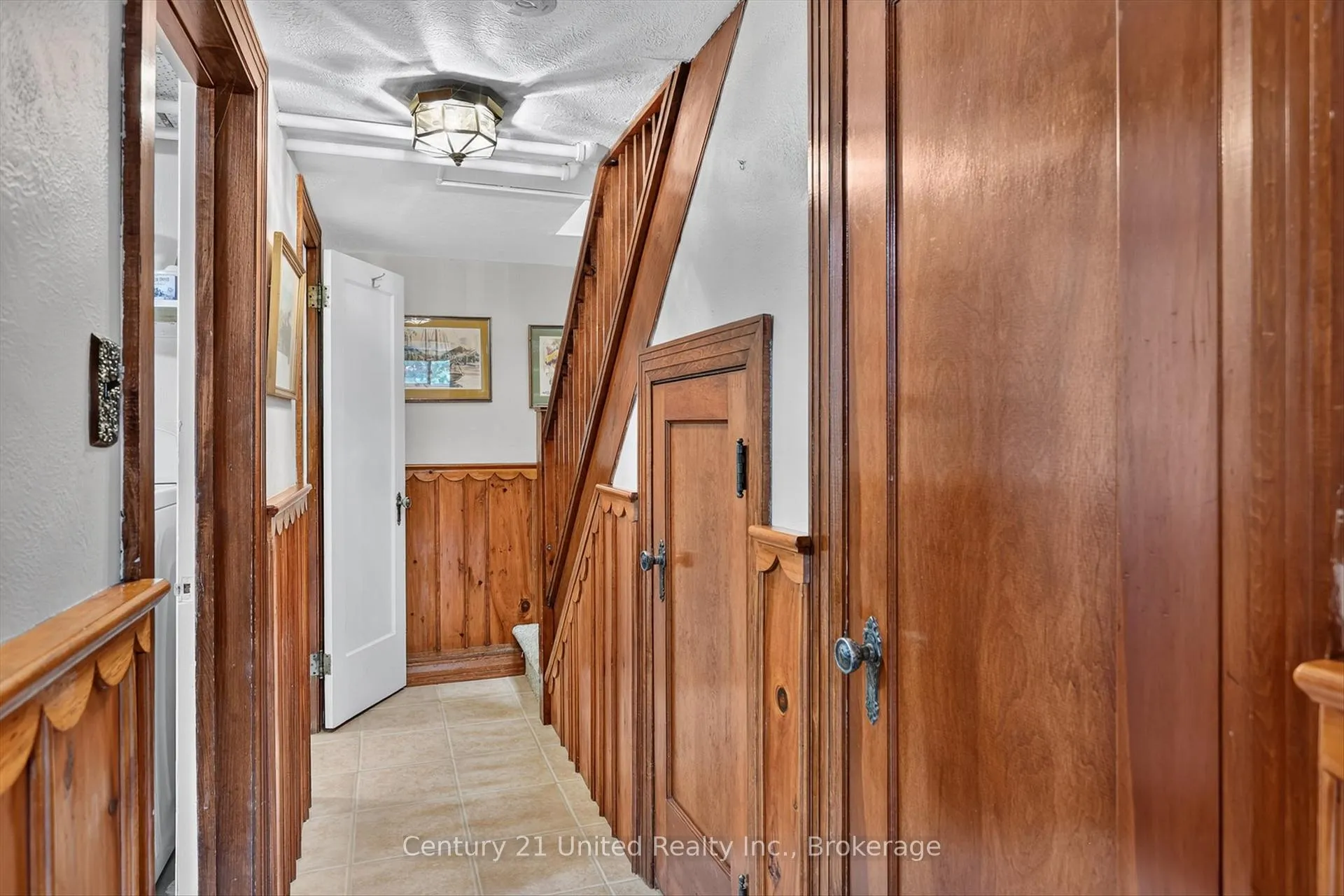 Photo 23 of 204 O'Carroll Avenue, Peterborough, Northcrest Ward 5 — HOMEH