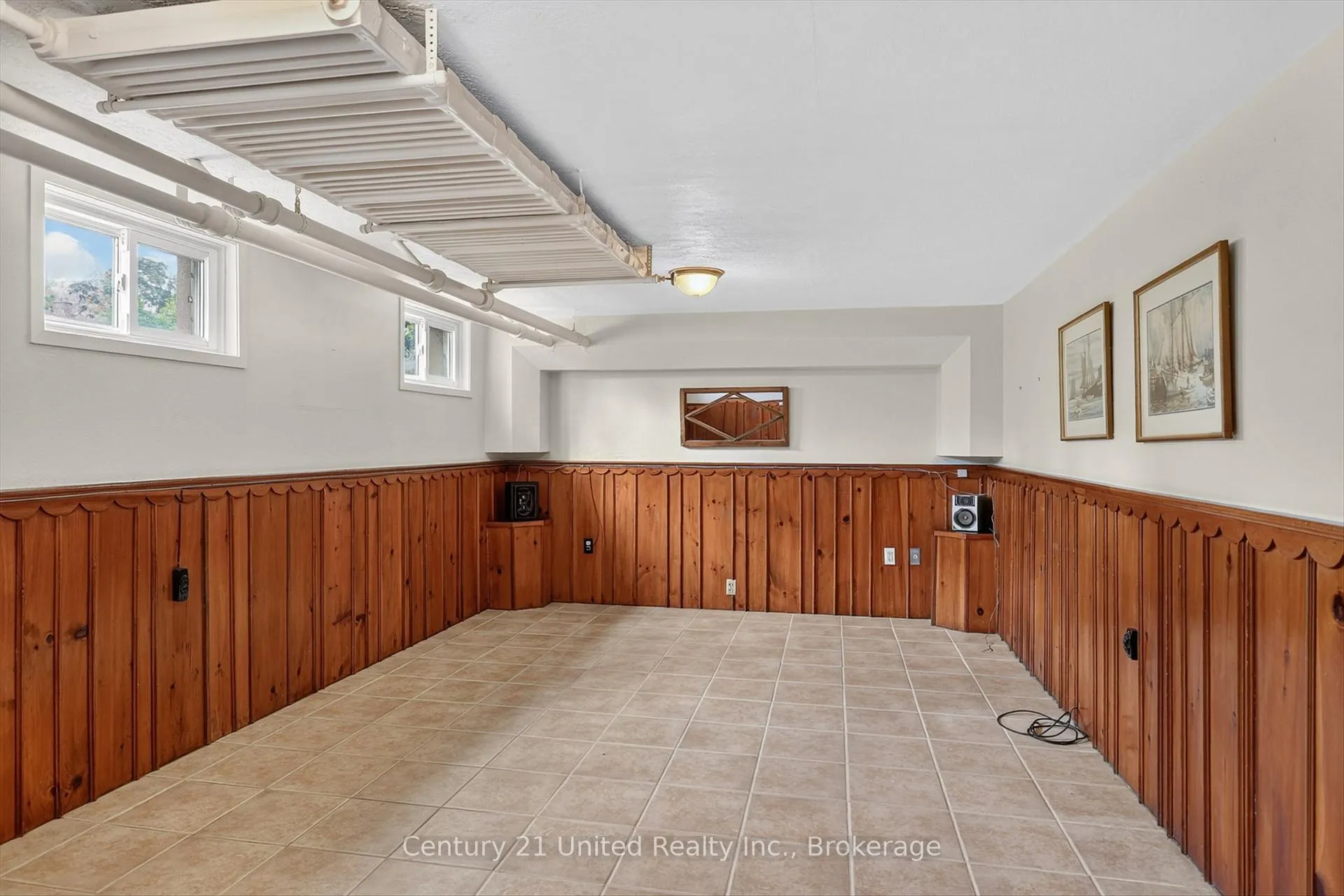 Photo 24 of 204 O'Carroll Avenue, Peterborough, Northcrest Ward 5 — HOMEH